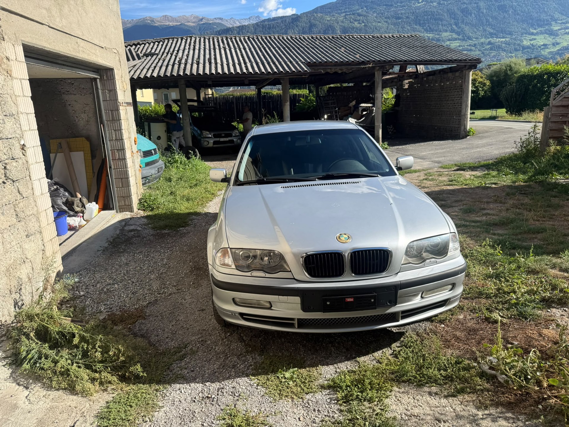 BMW 330xi-image-0