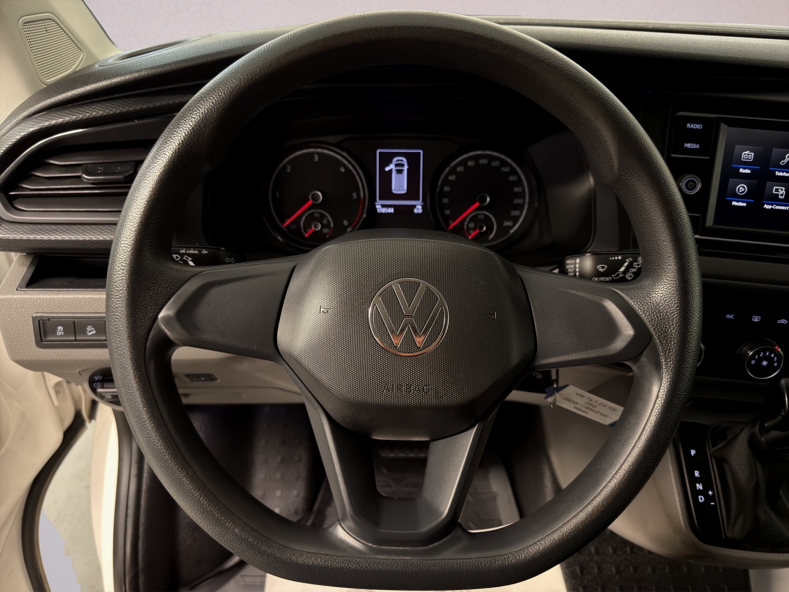 VW T6.1 2.0 TDI 4Motion DSG-image-12