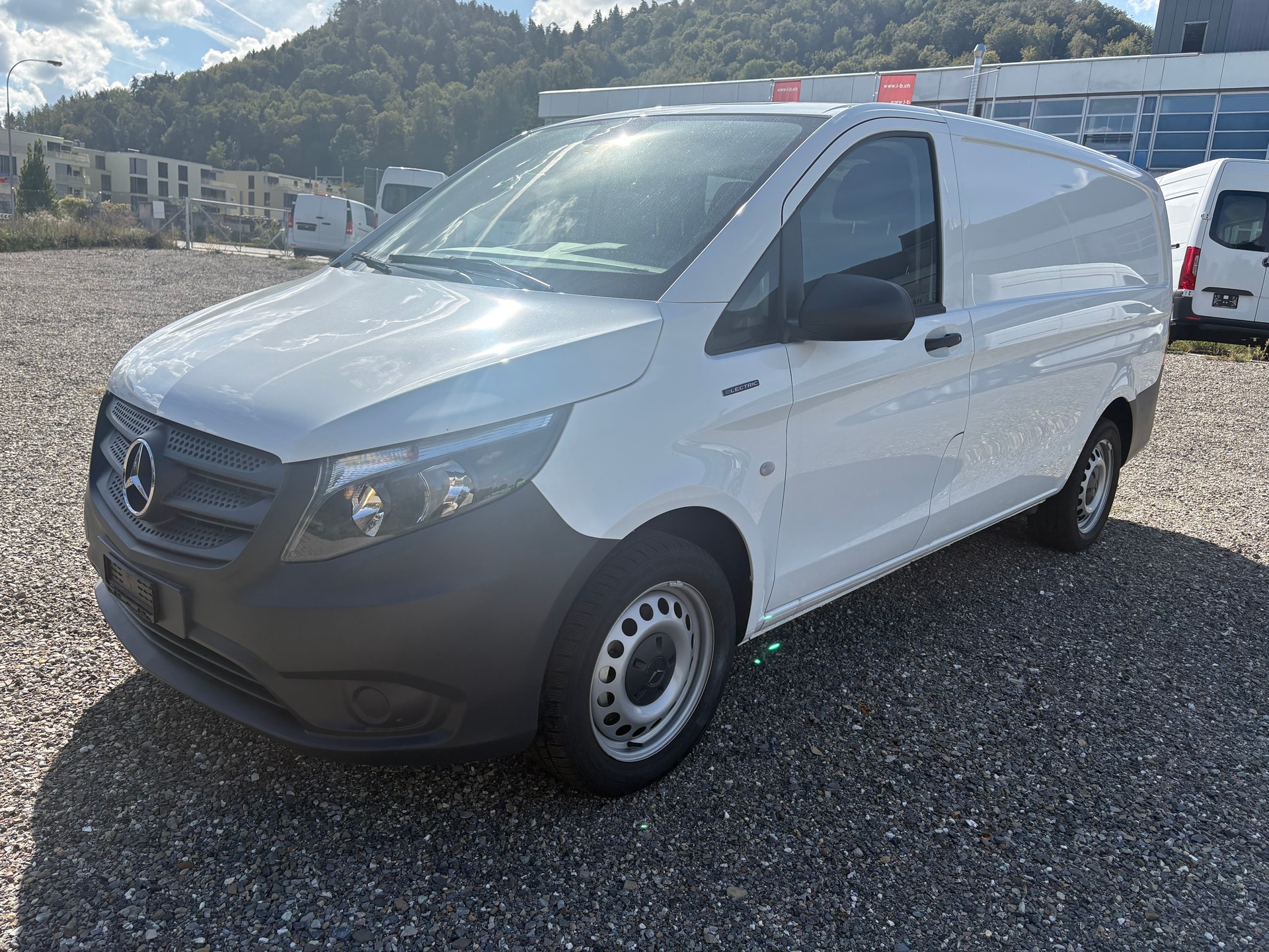 MERCEDES-BENZ eVito 112 Extralang-image-2