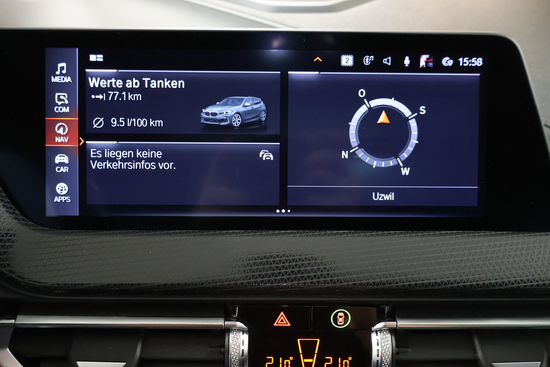 BMW M135i xDrive Steptronic-image-25