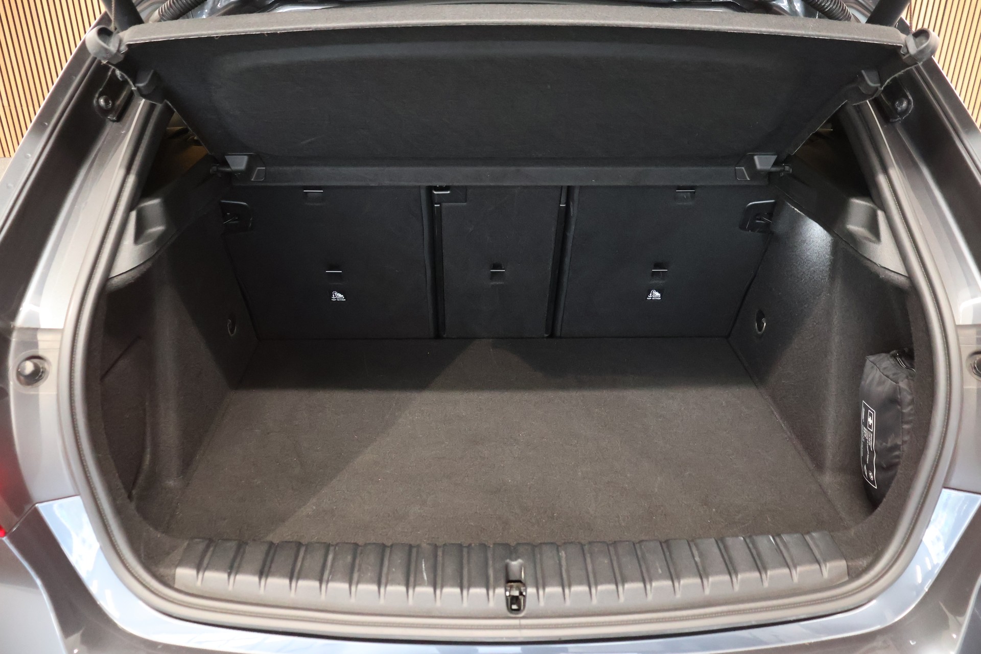 BMW M135i xDrive Steptronic-image-12