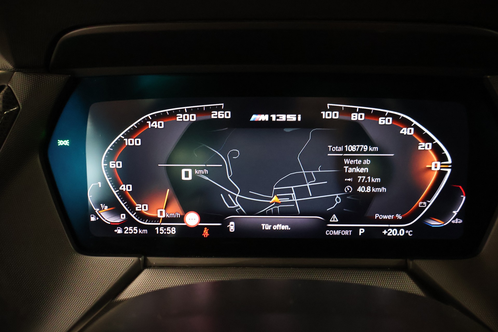 BMW M135i xDrive Steptronic-image-21