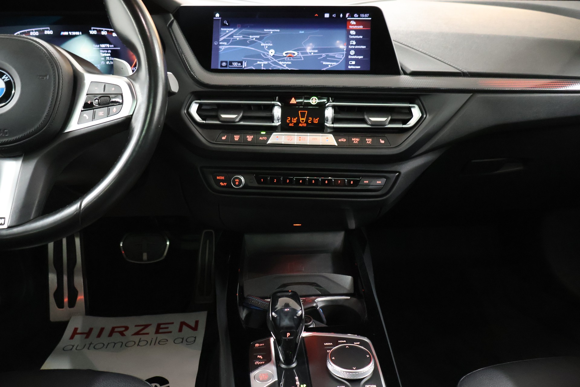 BMW M135i xDrive Steptronic-image-17