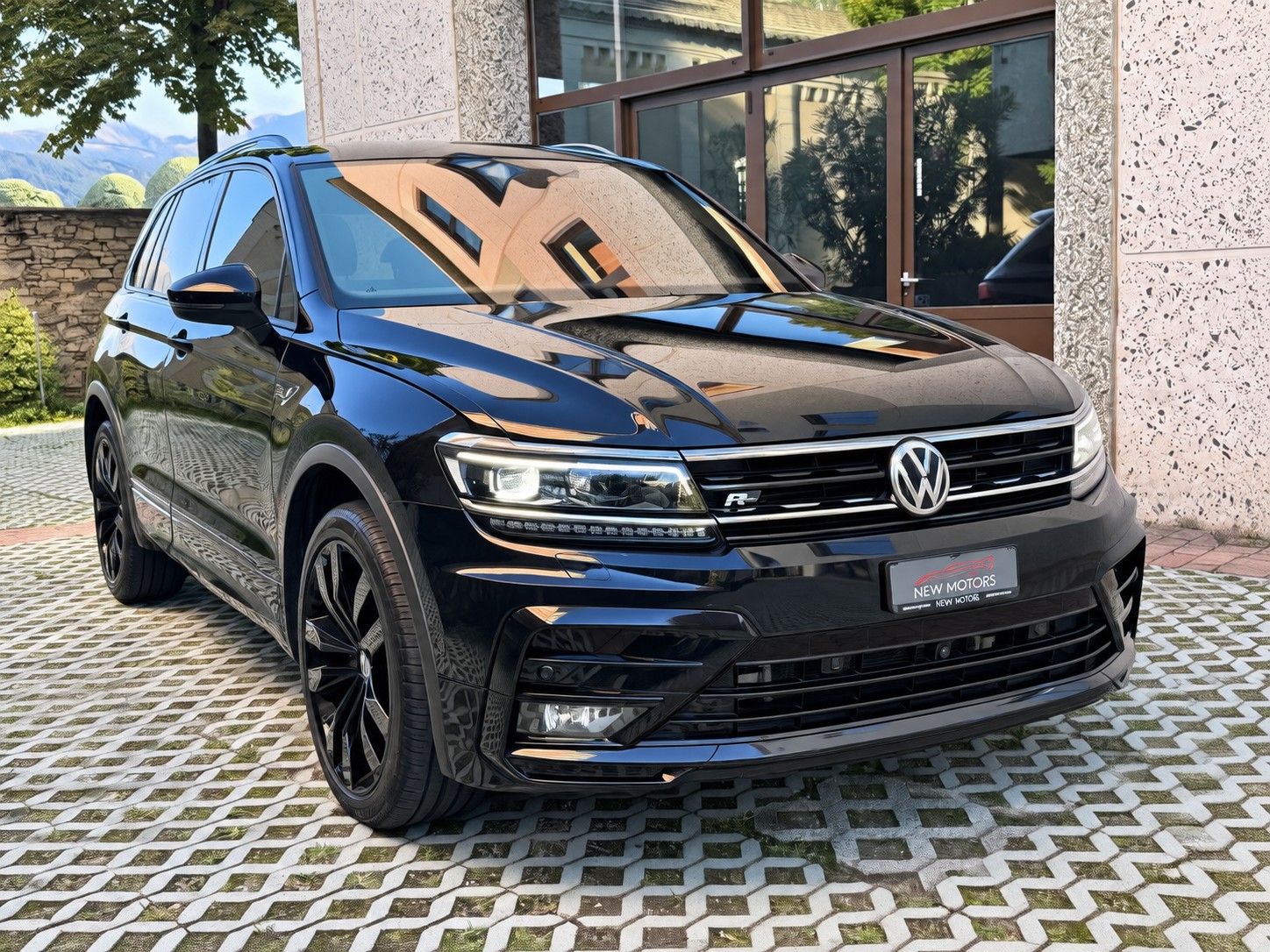 VW Tiguan 2.0TSI Highline 4Motion DSG-image-2
