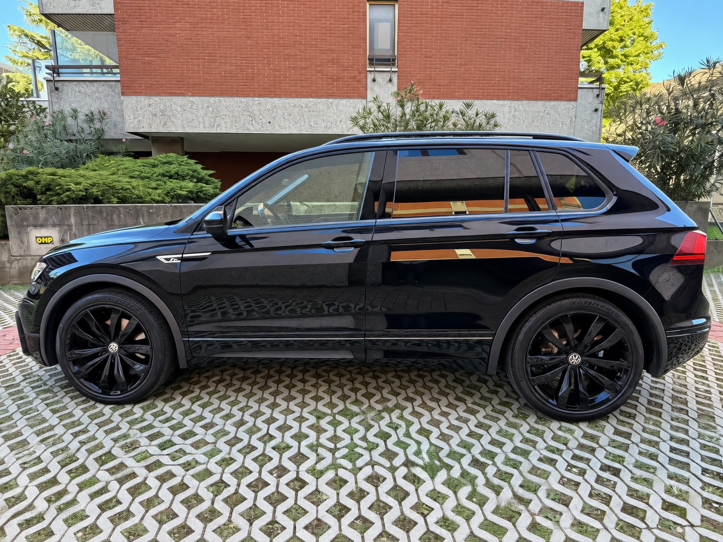 VW Tiguan 2.0TSI Highline 4Motion DSG-image-5