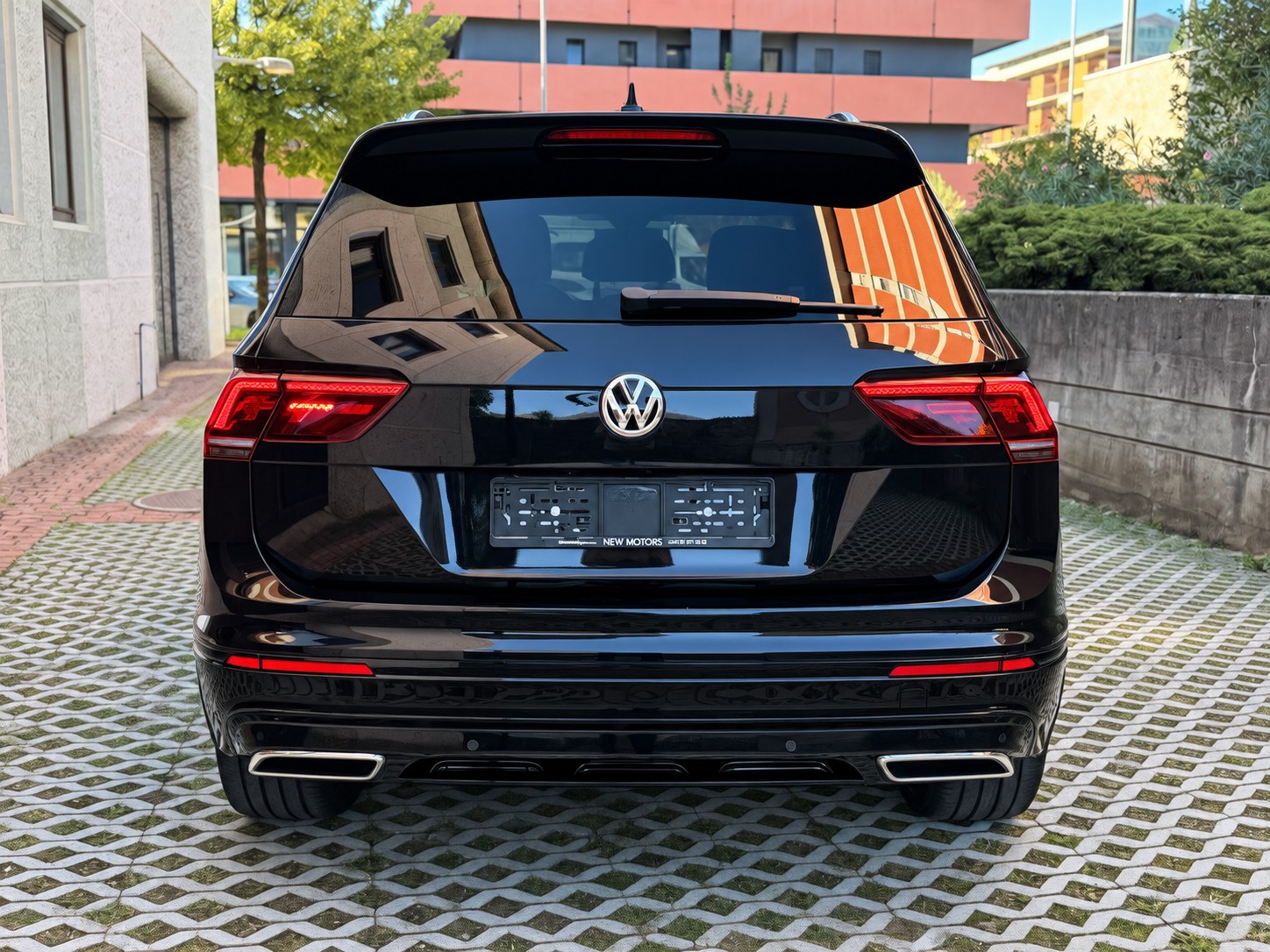 VW Tiguan 2.0TSI Highline 4Motion DSG-image-4