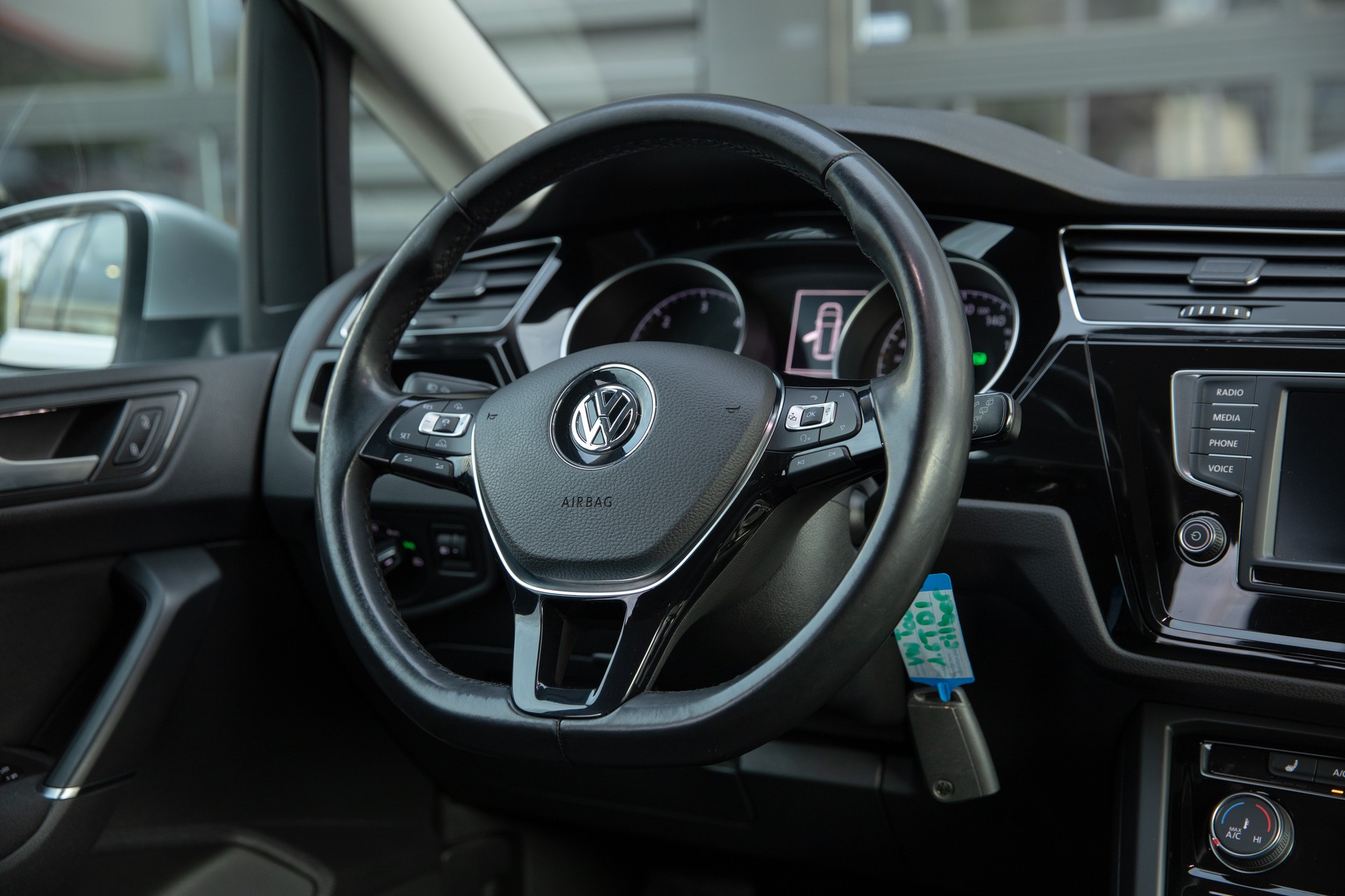 VW Touran 1.6 TDI BlueMotion Technology Comfortline DSG-image-9