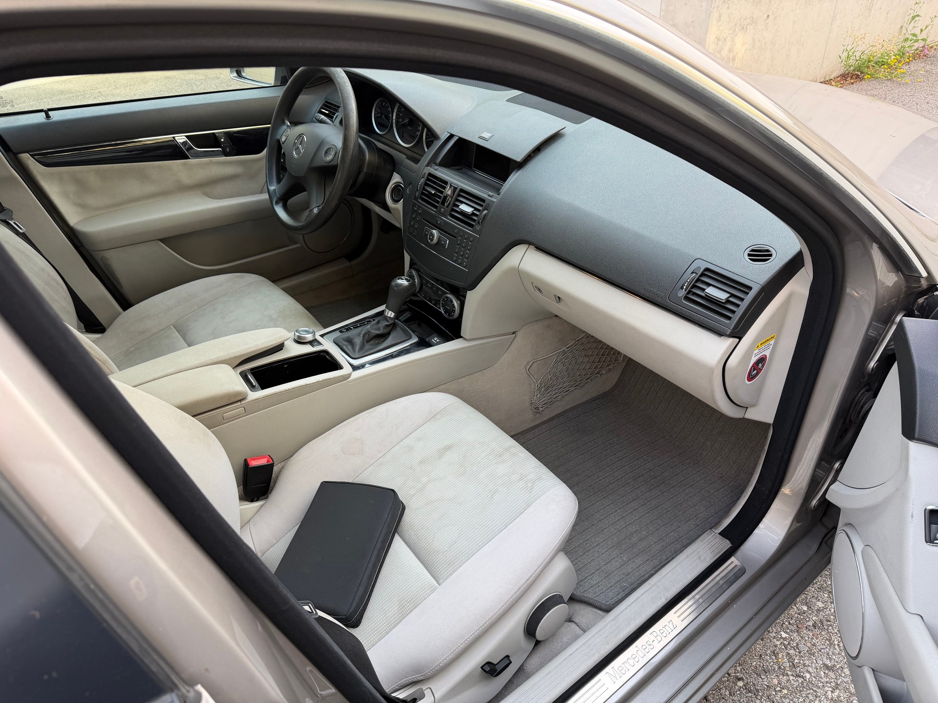MERCEDES-BENZ C 300 (280) Elégance 4Matic 7G-Tronic-image-6