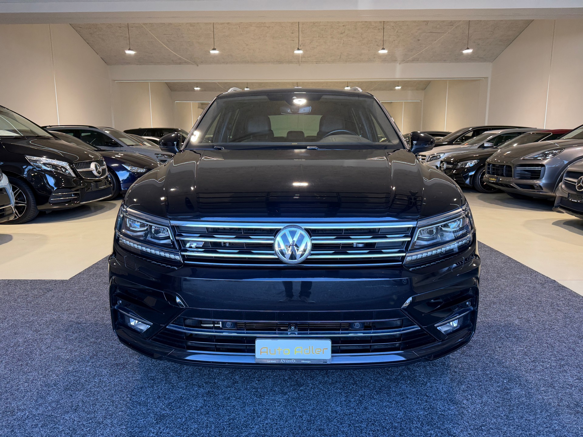VW Tiguan 2.0TSI Highline 4Motion DSG-showroom-element-3