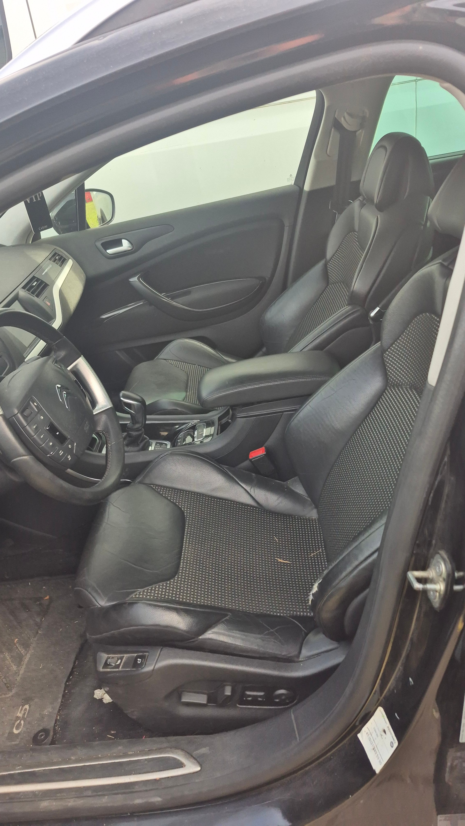 CITROEN C5 Tourer 3.0 HDi V6 Exclusive Automatic-image-4