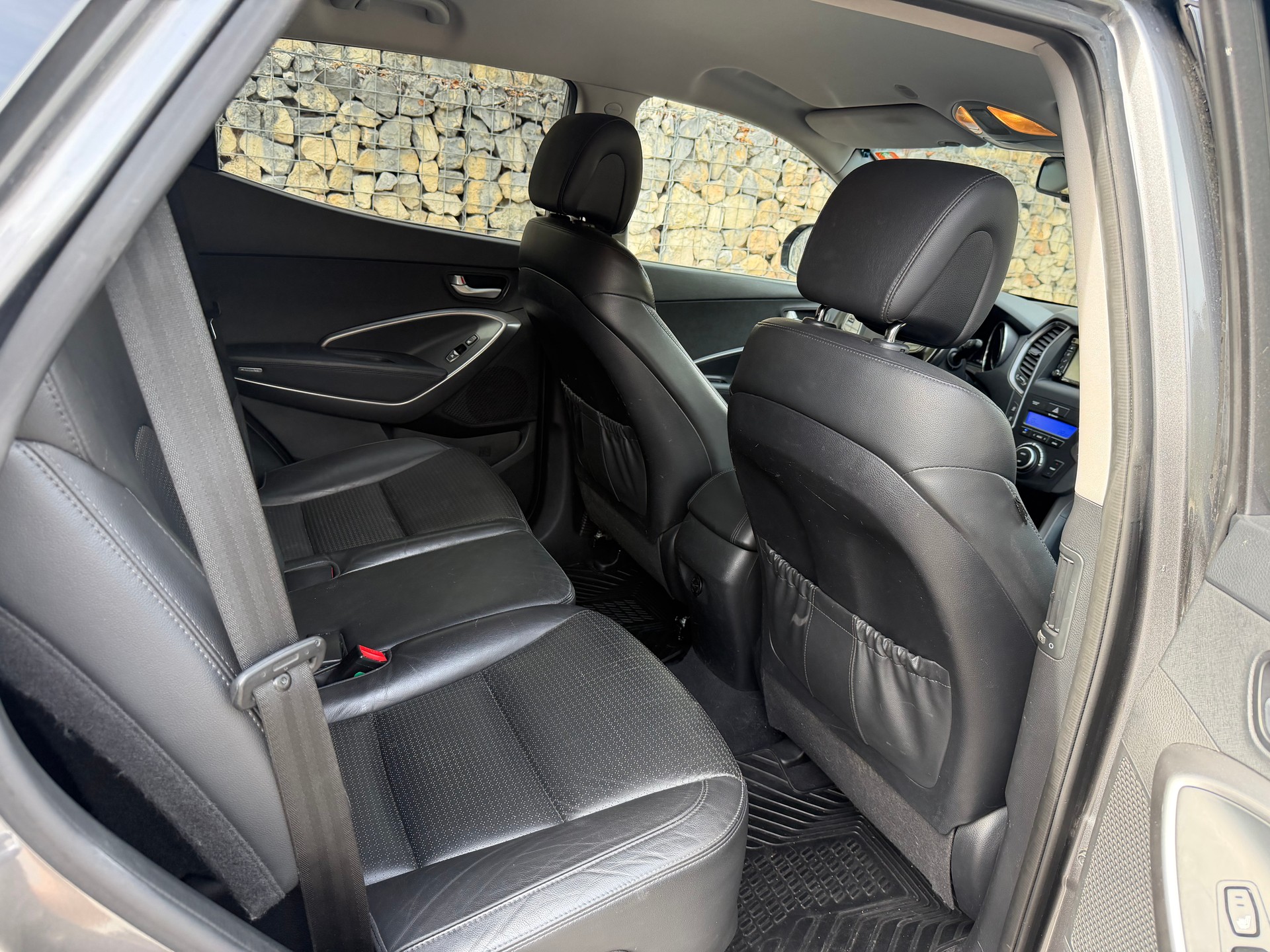 HYUNDAI Santa Fe 2.2 CRDI Style 4WD Automatic-image-12