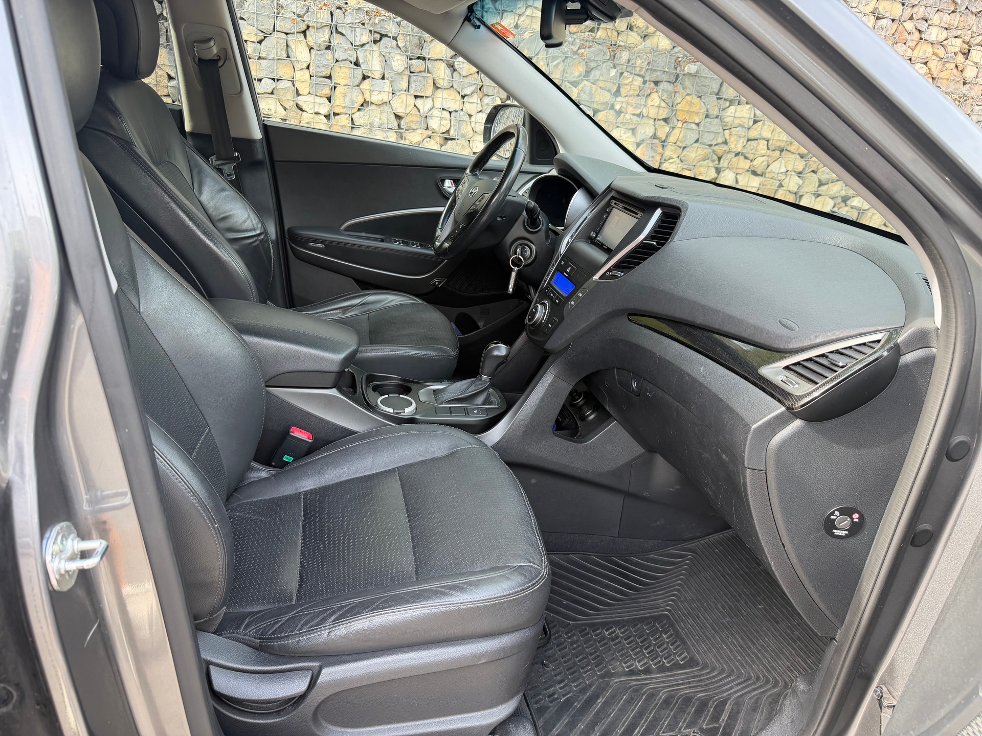 HYUNDAI Santa Fe 2.2 CRDI Style 4WD Automatic-image-11