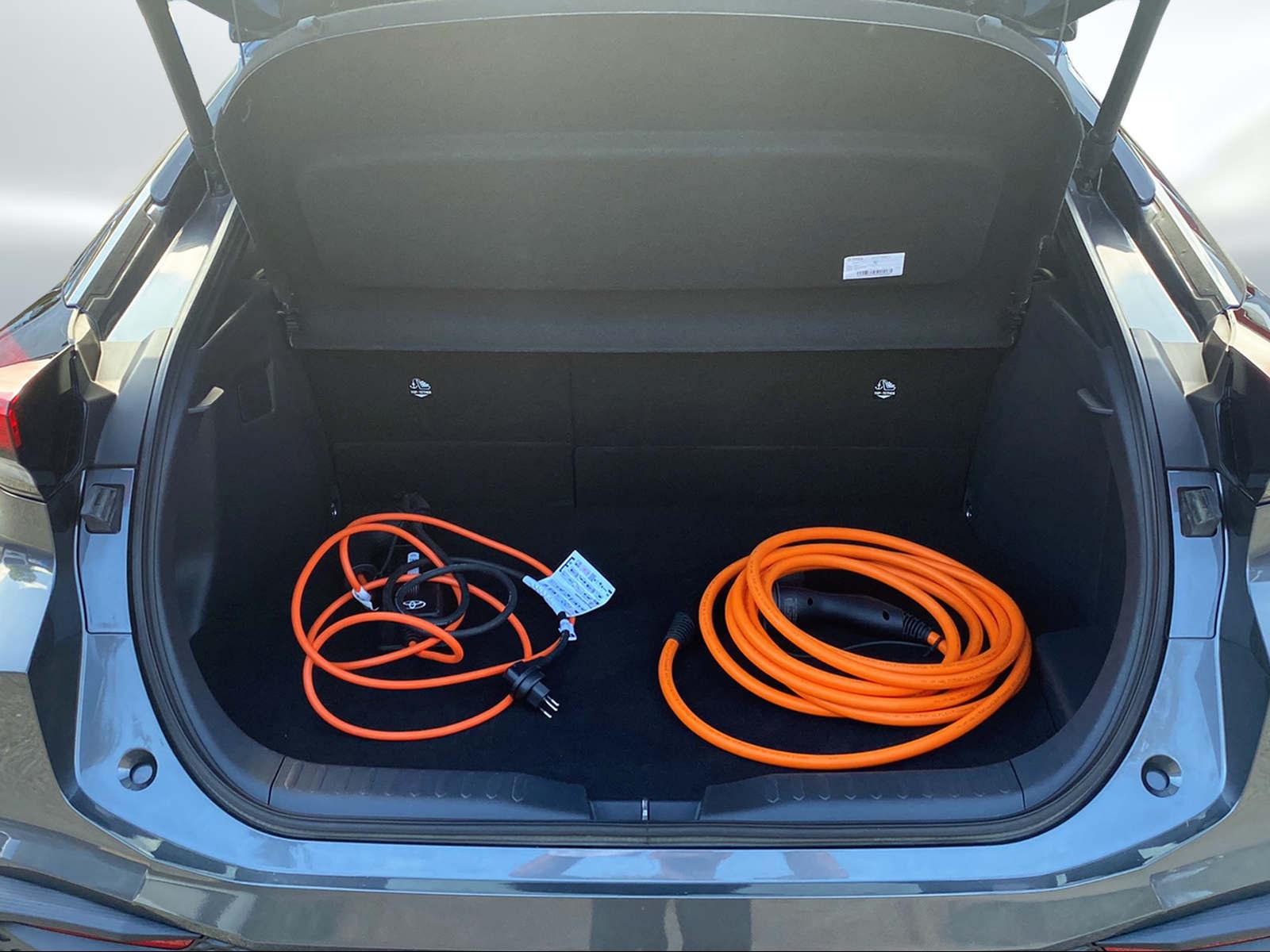 TOYOTA C-HR 2.0 PHEV Trend-image-9
