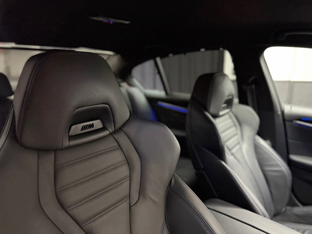 BMW M550i xDrive M Sport Pro Steptronic | Champagnerlack Sonderlackierung | Head-Up | M-Sportsitze | Laser | Harman/Kardon / AHK 2T-image-26