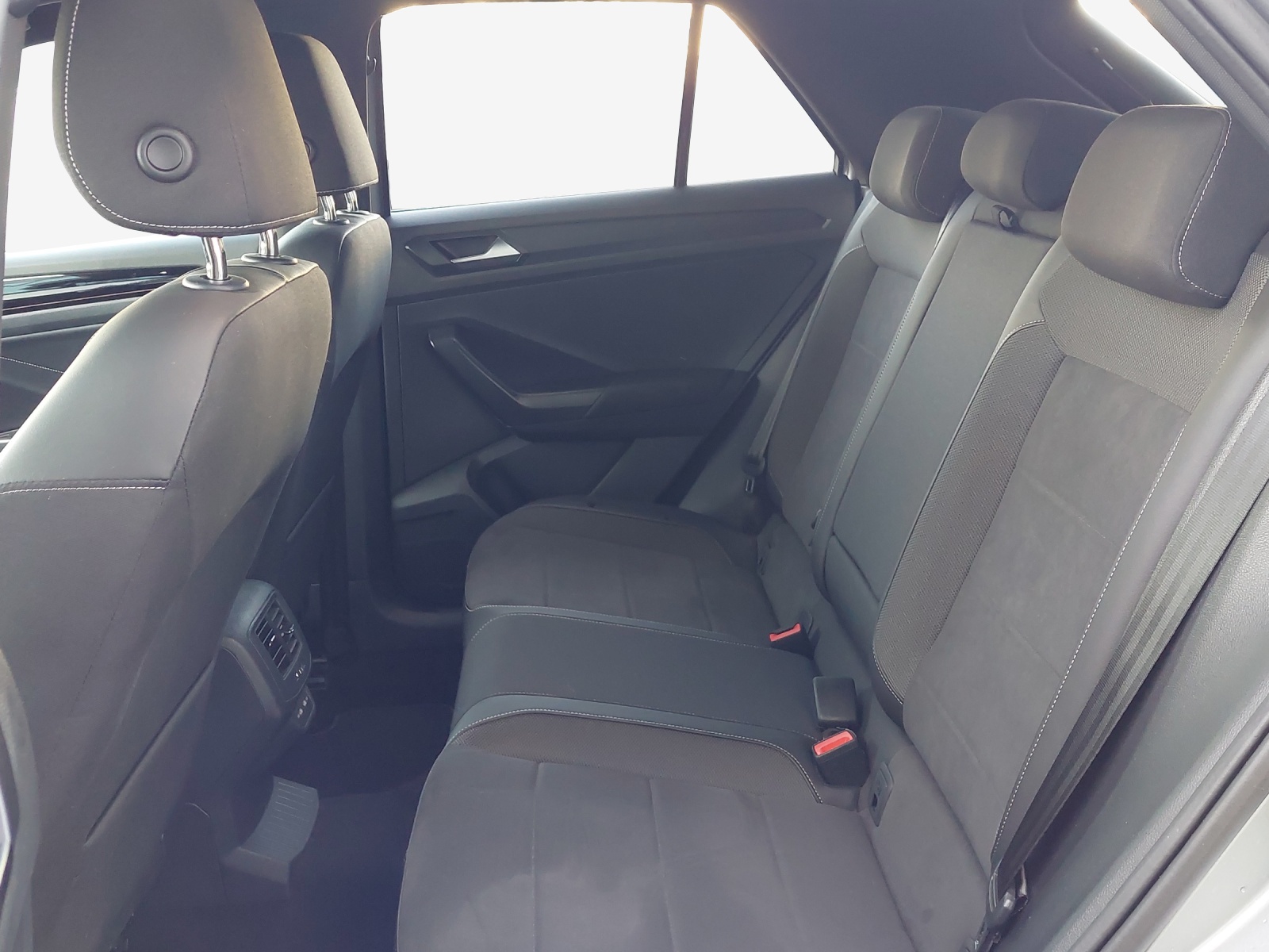 VW T-Roc 2.0 TSI R-Line DSG 4Motion-image-11