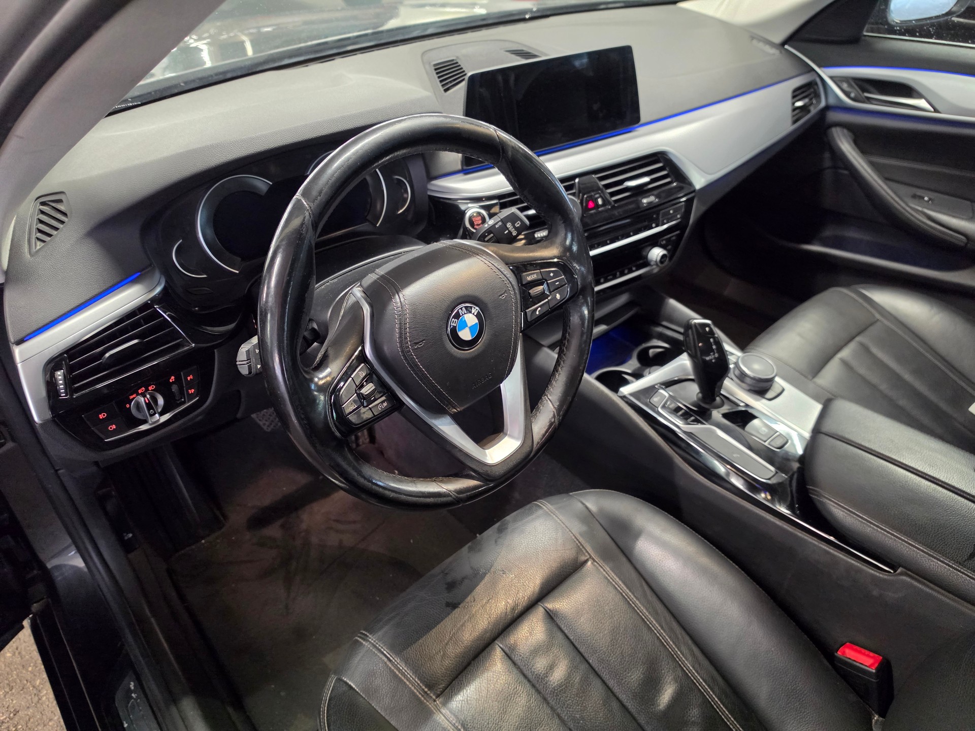 BMW 520d xDrive Touring Sport Line Steptronic-image-9