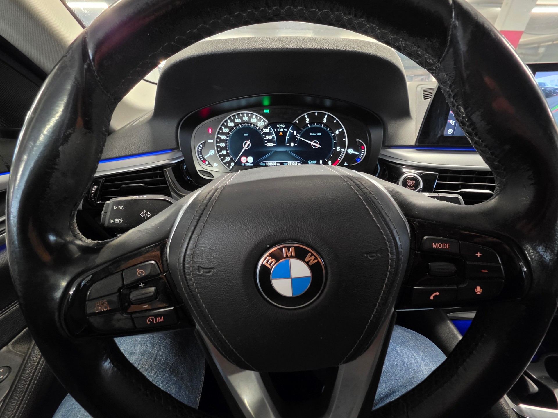 BMW 520d xDrive Touring Sport Line Steptronic-image-12