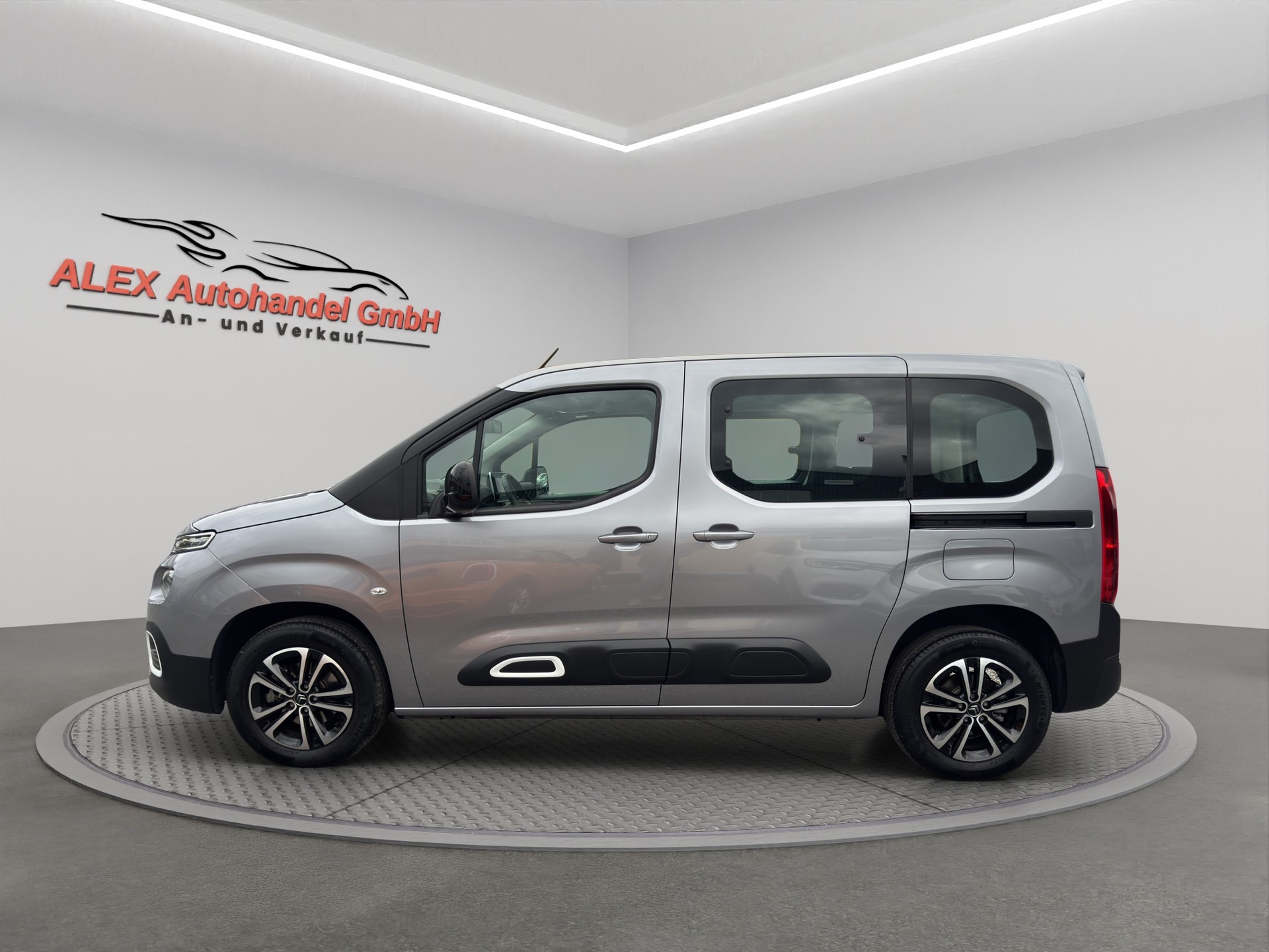 CITROEN Berlingo 1.5 BlueHDi Swiss Edition-image-2