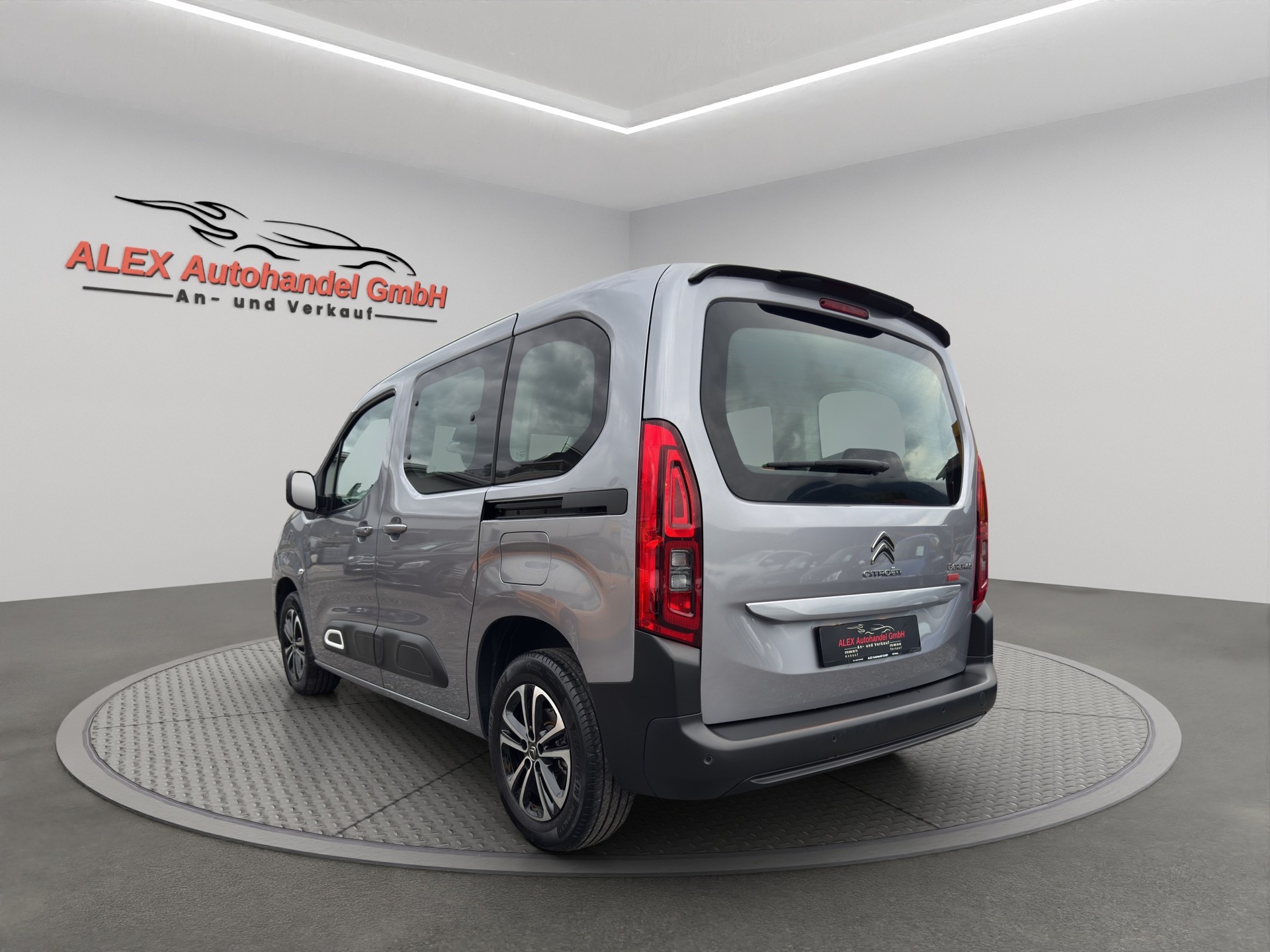 CITROEN Berlingo 1.5 BlueHDi Swiss Edition-image-3