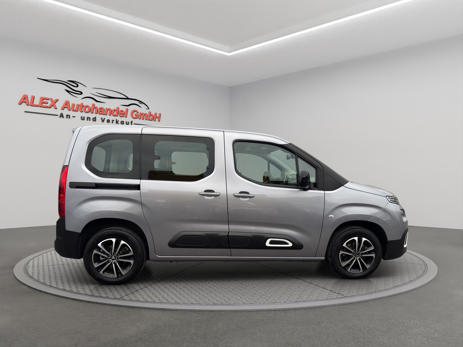 CITROEN Berlingo 1.5 BlueHDi Swiss Edition-image-7