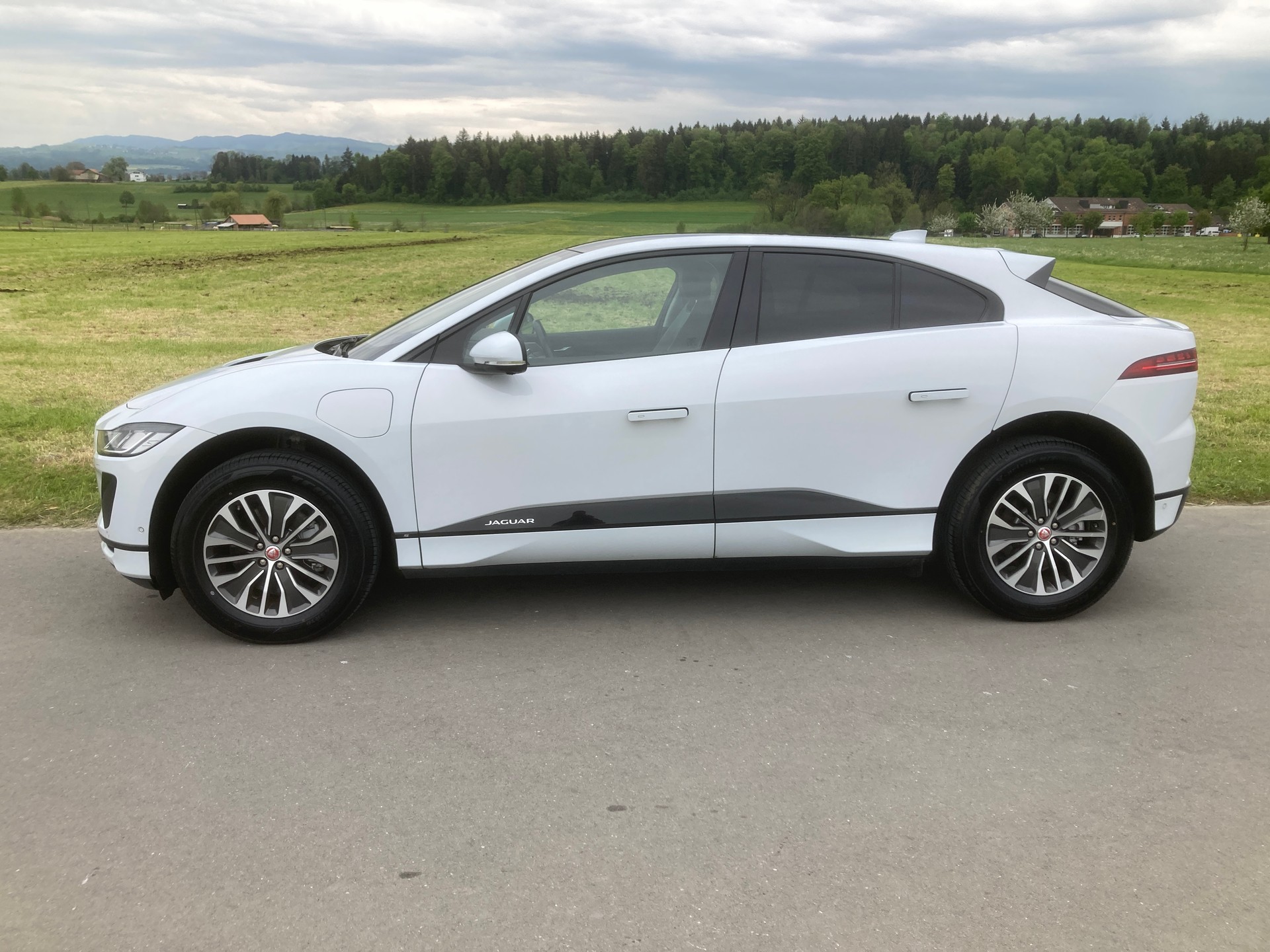 JAGUAR I-Pace EV400 S AWD-image-4