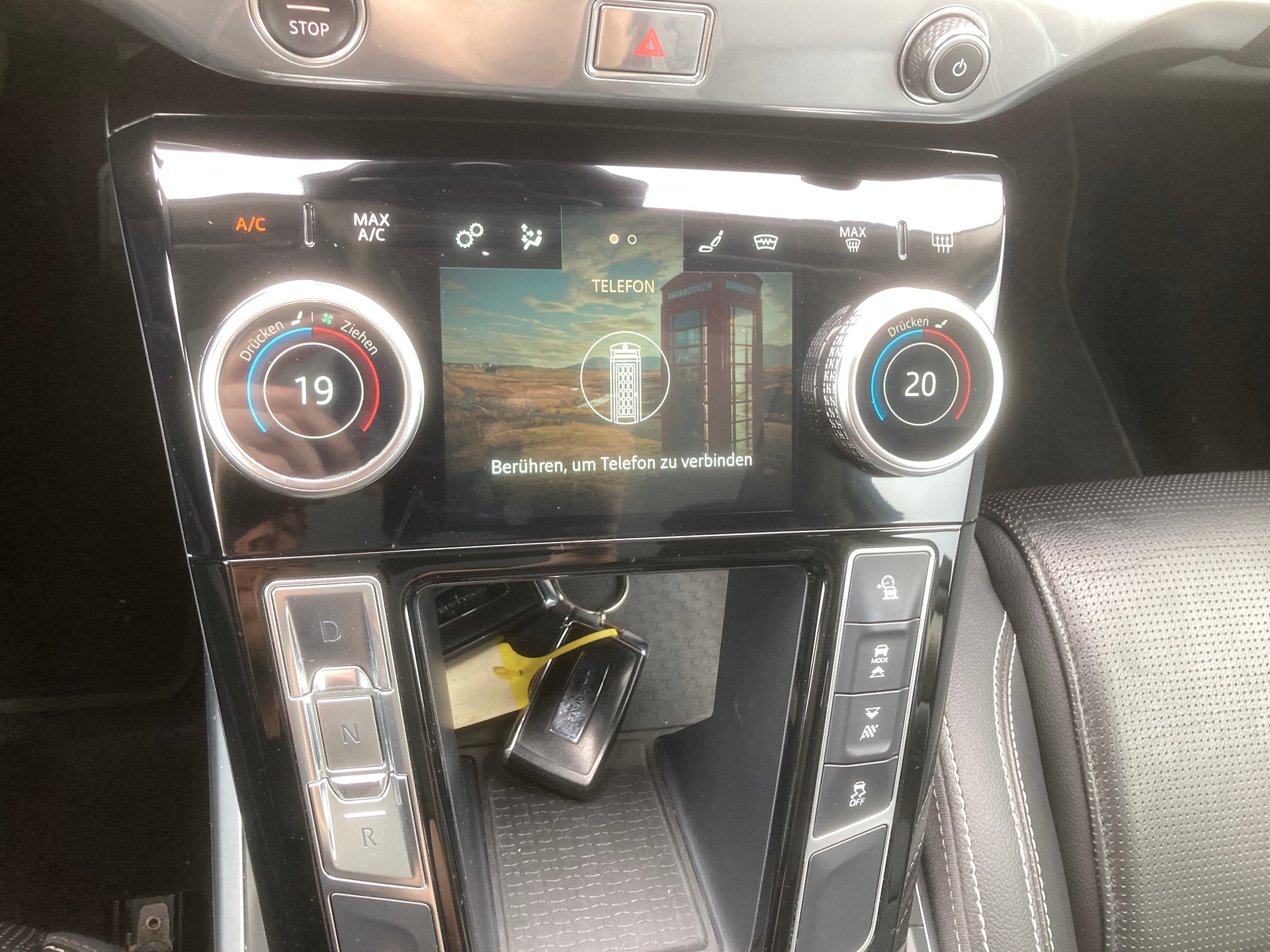 JAGUAR I-Pace EV400 S AWD-image-11