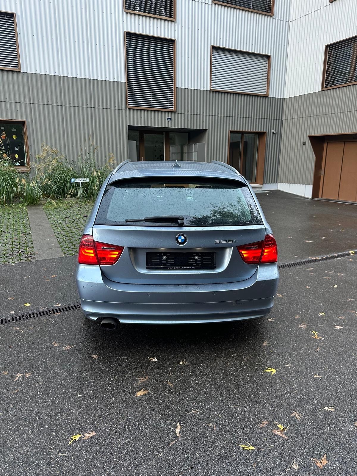 BMW 320i Touring Dynamic Edition Steptronic-image-0
