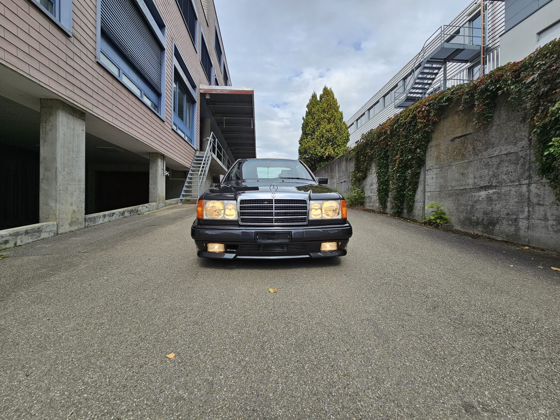 MERCEDES-BENZ 300 CE-24-image-5