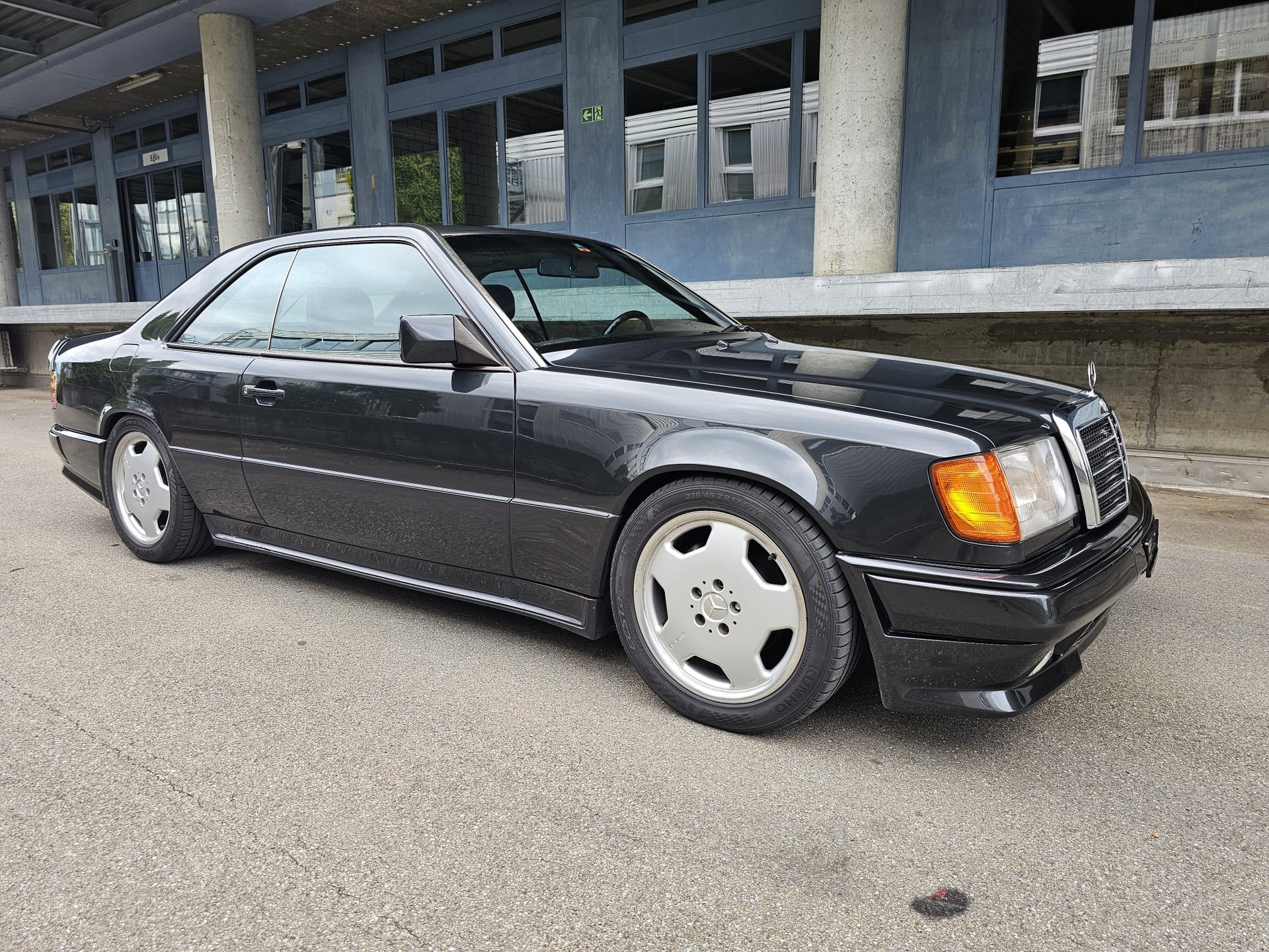 MERCEDES-BENZ 300 CE-24-image-0