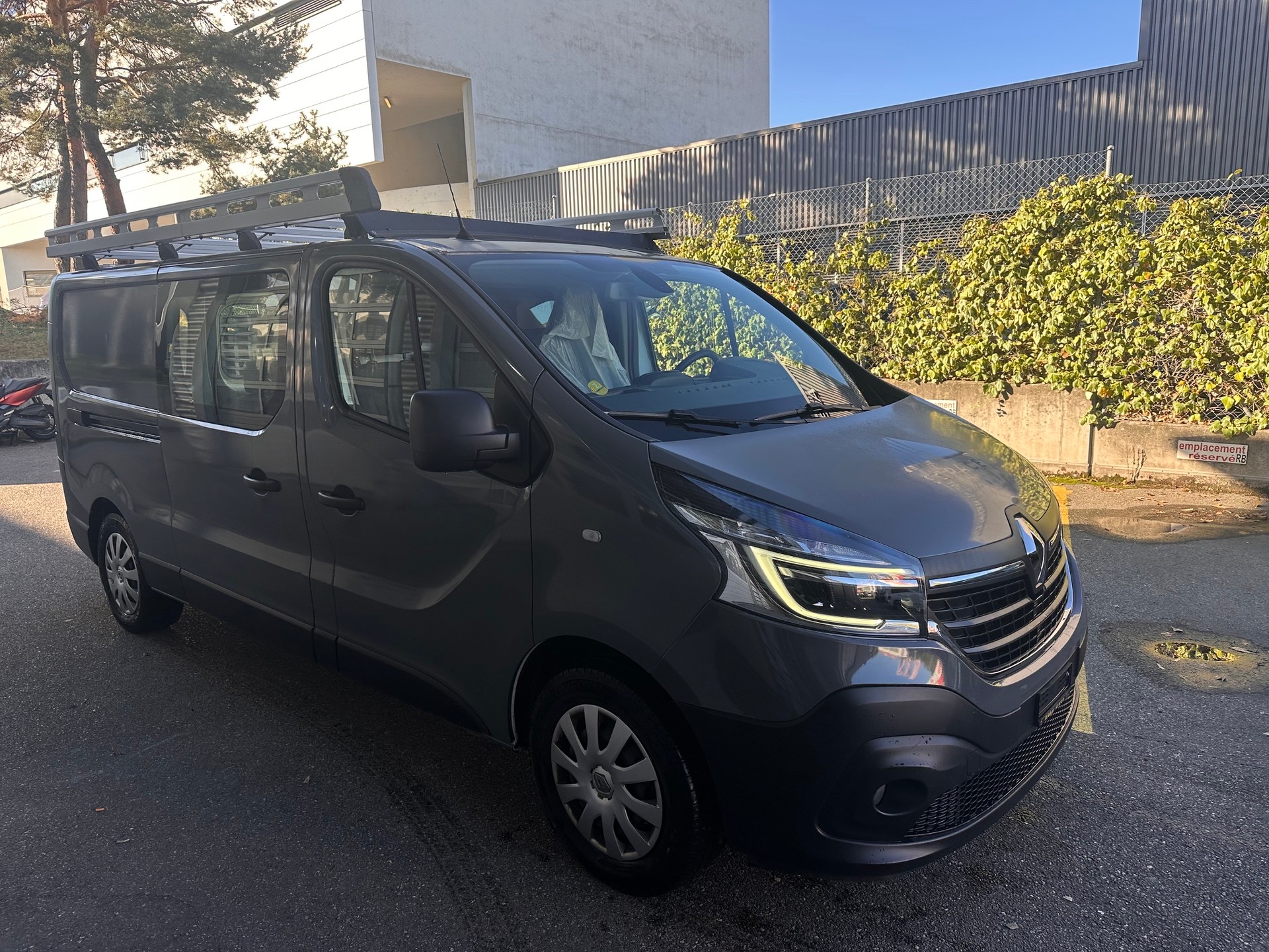 RENAULT Trafic 2.0 ENERGY dCi145 3.0t Business L2H1-image-4