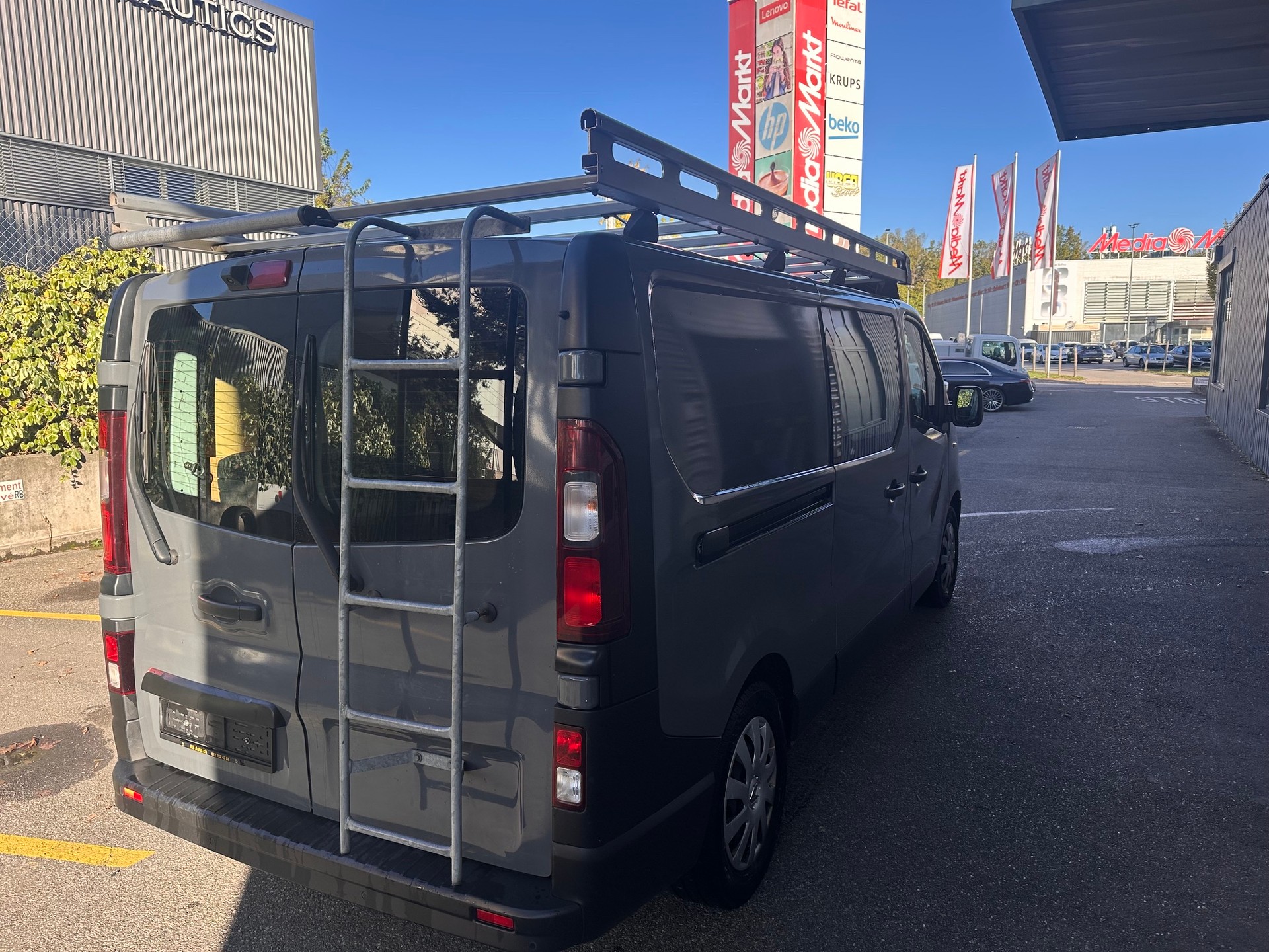 RENAULT Trafic 2.0 ENERGY dCi145 3.0t Business L2H1-image-3