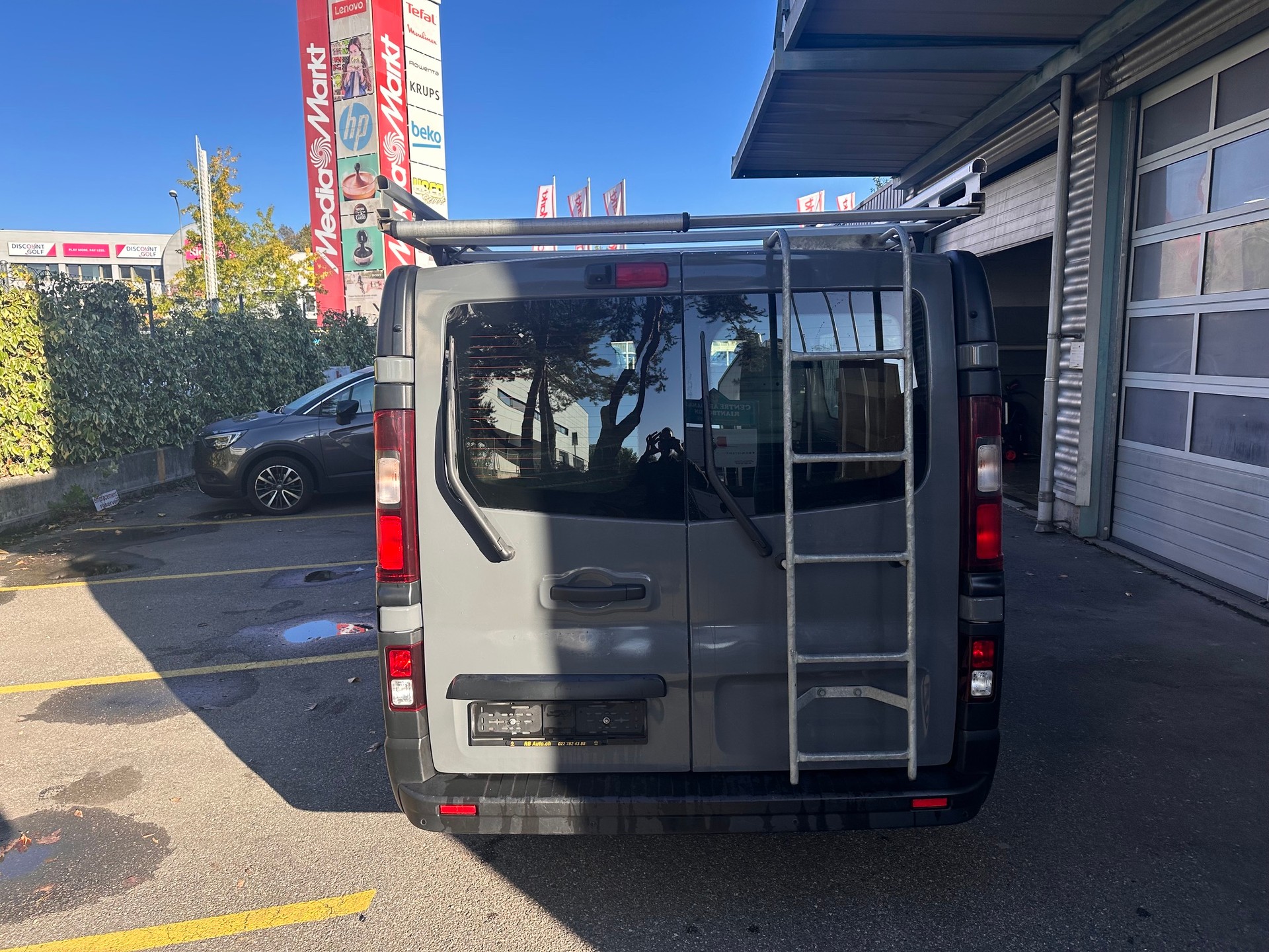 RENAULT Trafic 2.0 ENERGY dCi145 3.0t Business L2H1-image-2