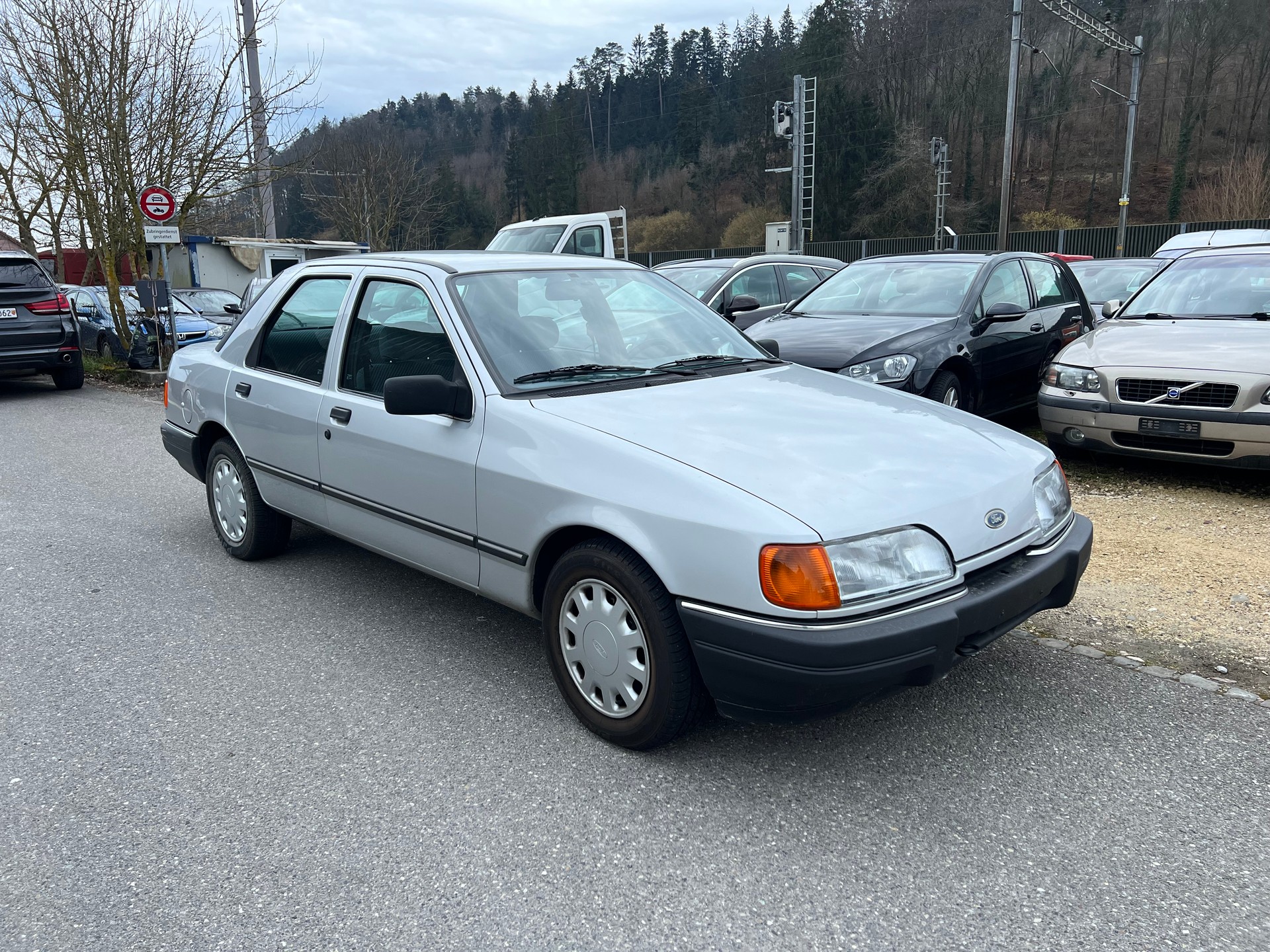 FORD Sierra 2.0i CL Automat-image-4