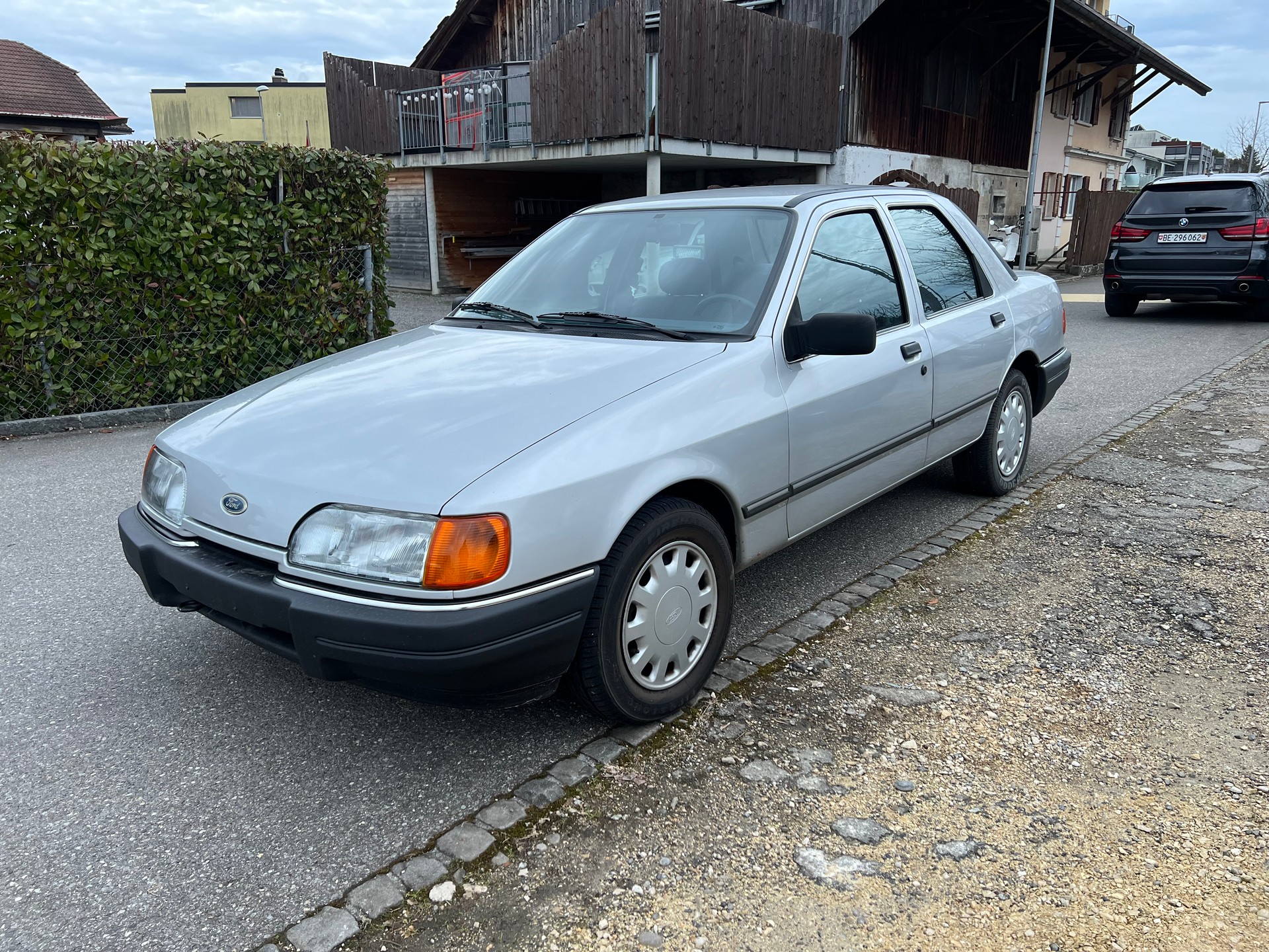 FORD Sierra 2.0i CL Automat-image-1