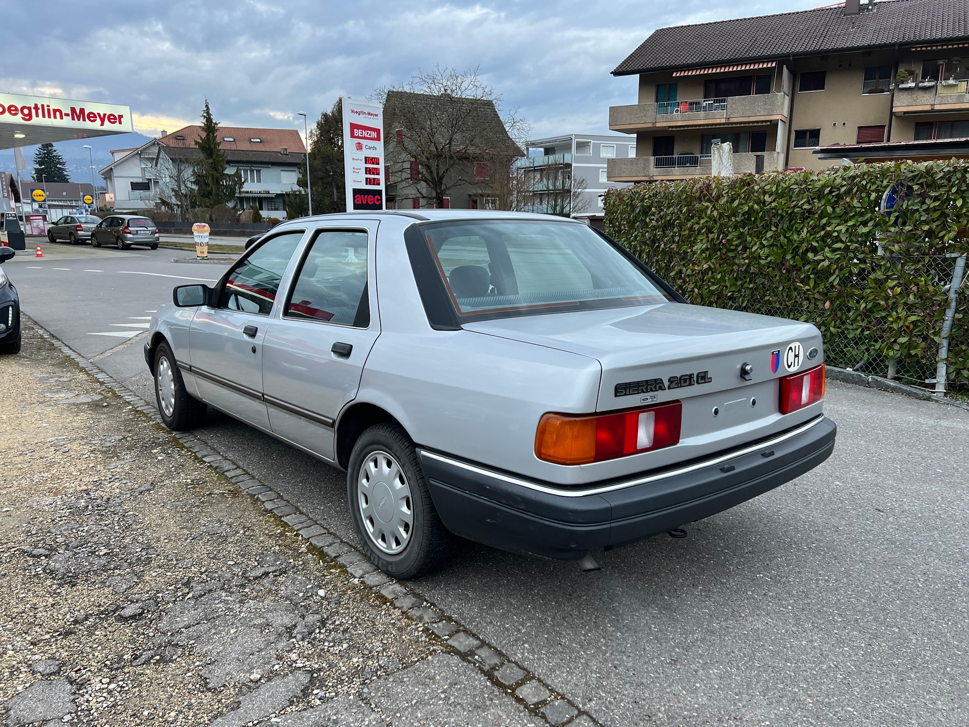 FORD Sierra 2.0i CL Automat-image-2
