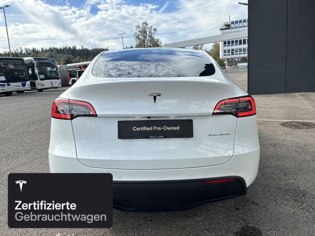TESLA Model Y Long Range AWD-image-7