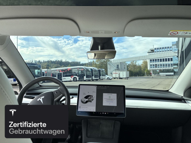 TESLA Model Y Long Range AWD-image-14