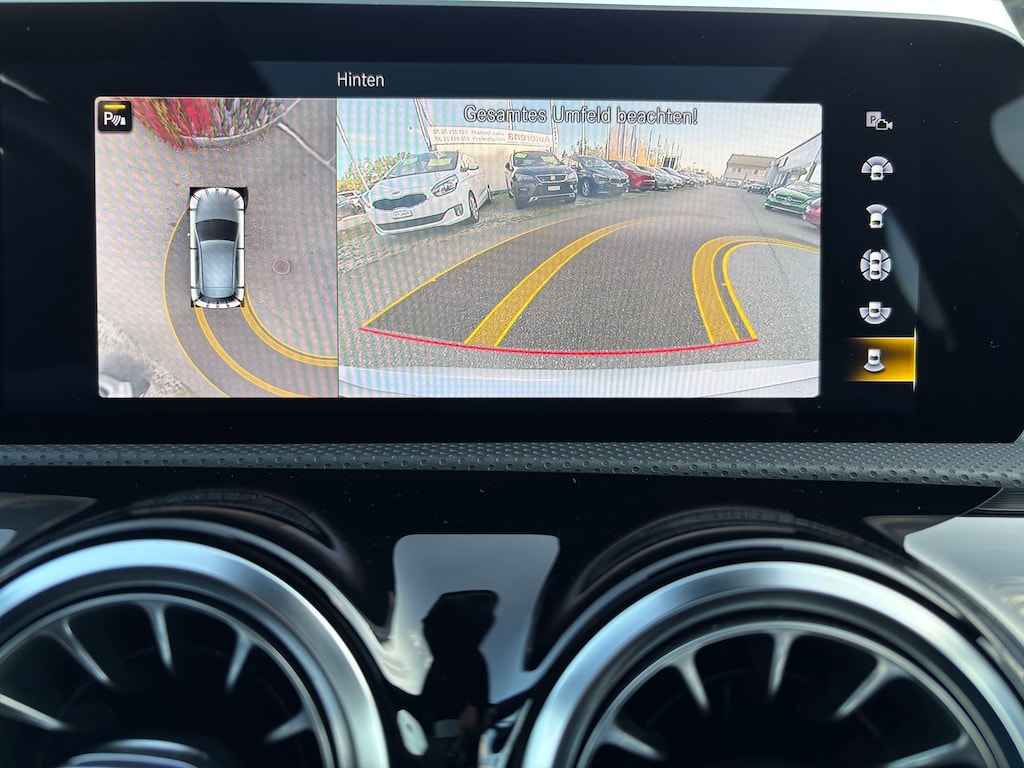MERCEDES-BENZ A 35 AMG 4Matic Speedshift-image-14