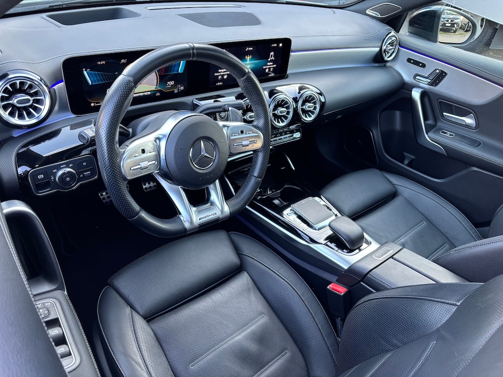 MERCEDES-BENZ A 35 AMG 4Matic Speedshift-image-10