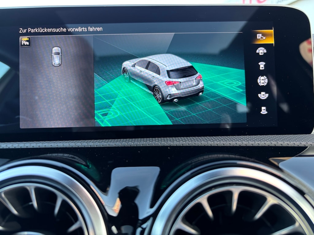 MERCEDES-BENZ A 35 AMG 4Matic Speedshift-image-17