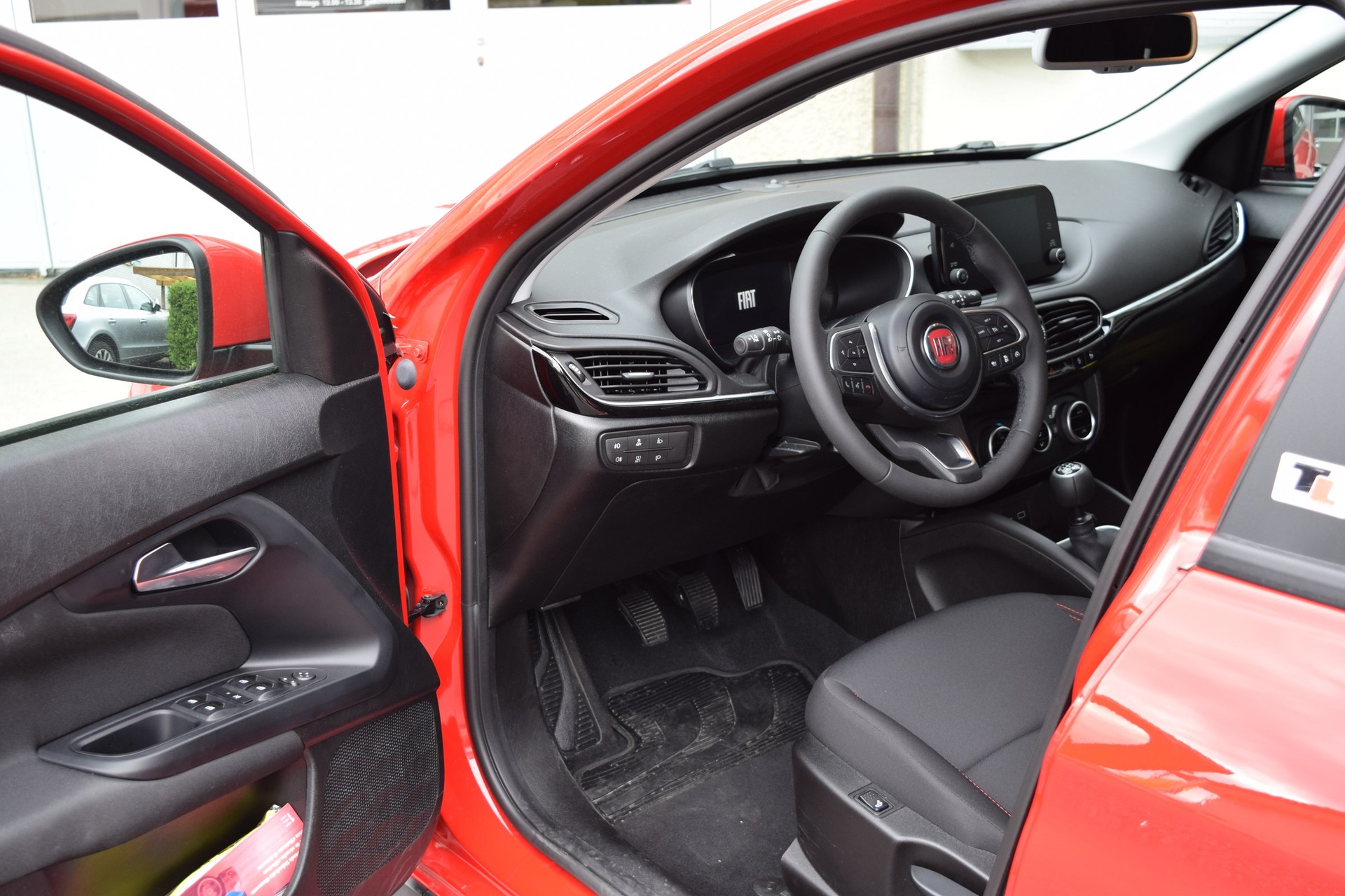 FIAT Tipo 1.6MJ Red-image-5