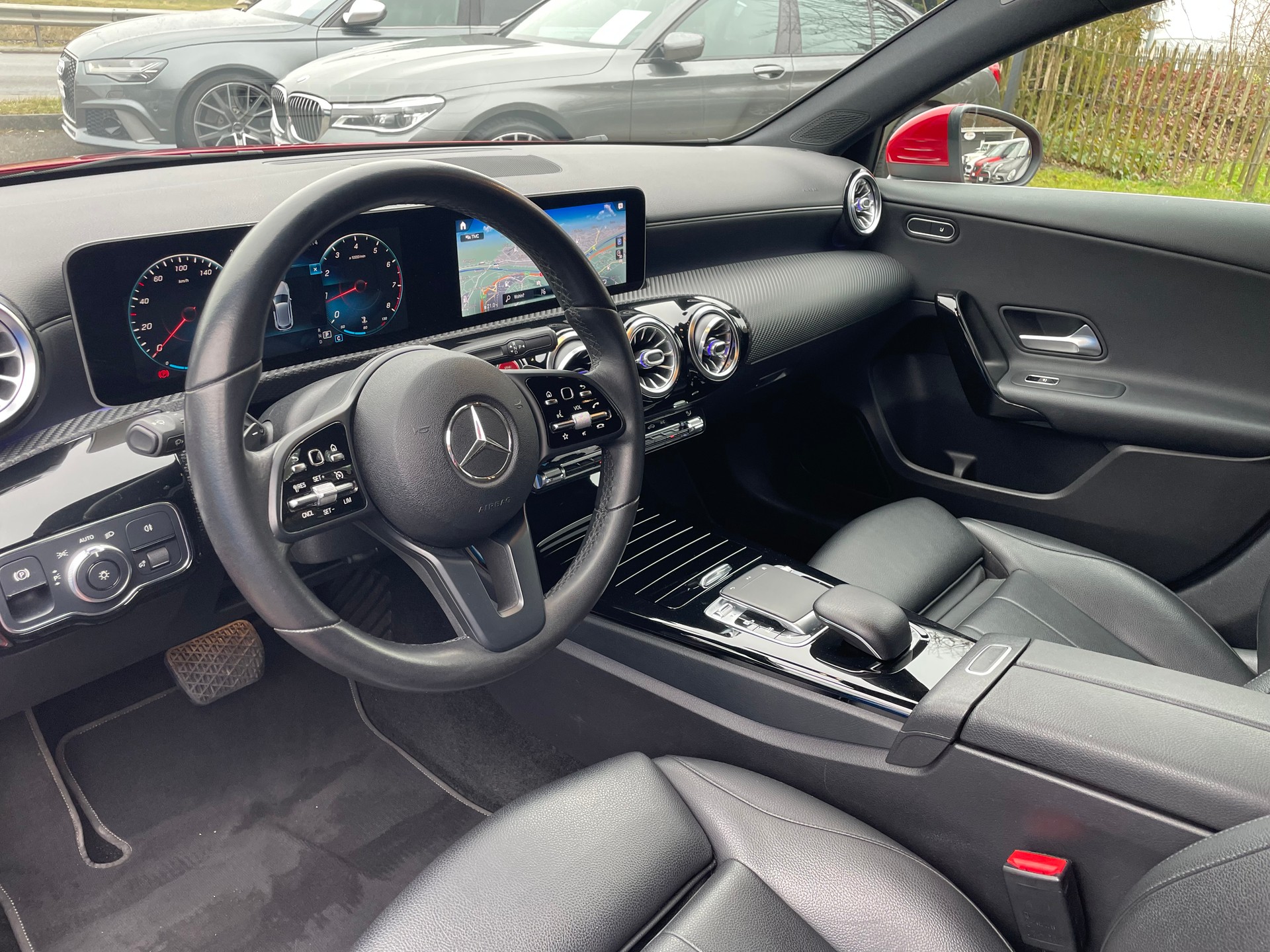 MERCEDES-BENZ A 200 Style 7G-DCT-image-7