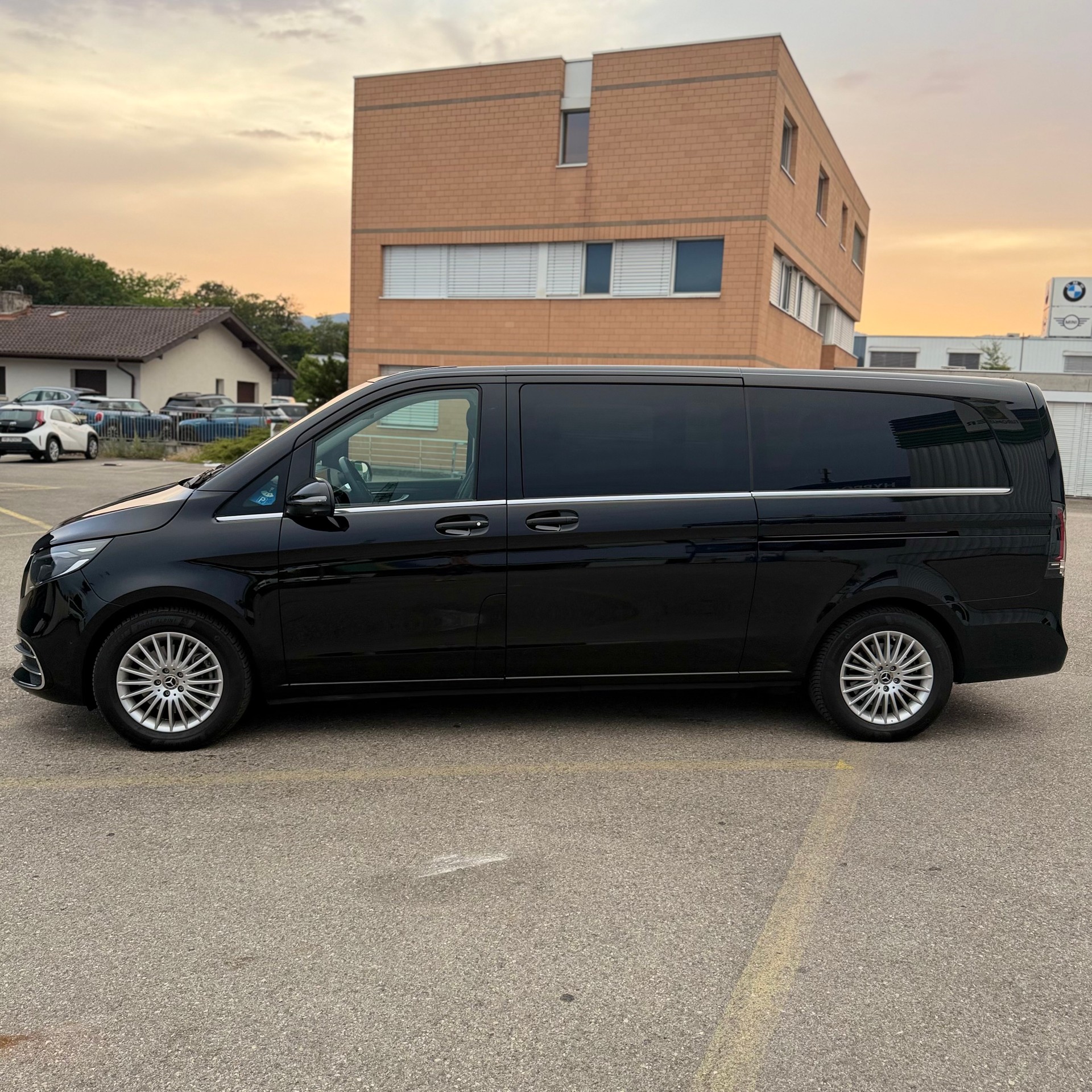 MERCEDES-BENZ V 300 d Avantgarde Extralang 9G-Tronic +41767797532-image-2