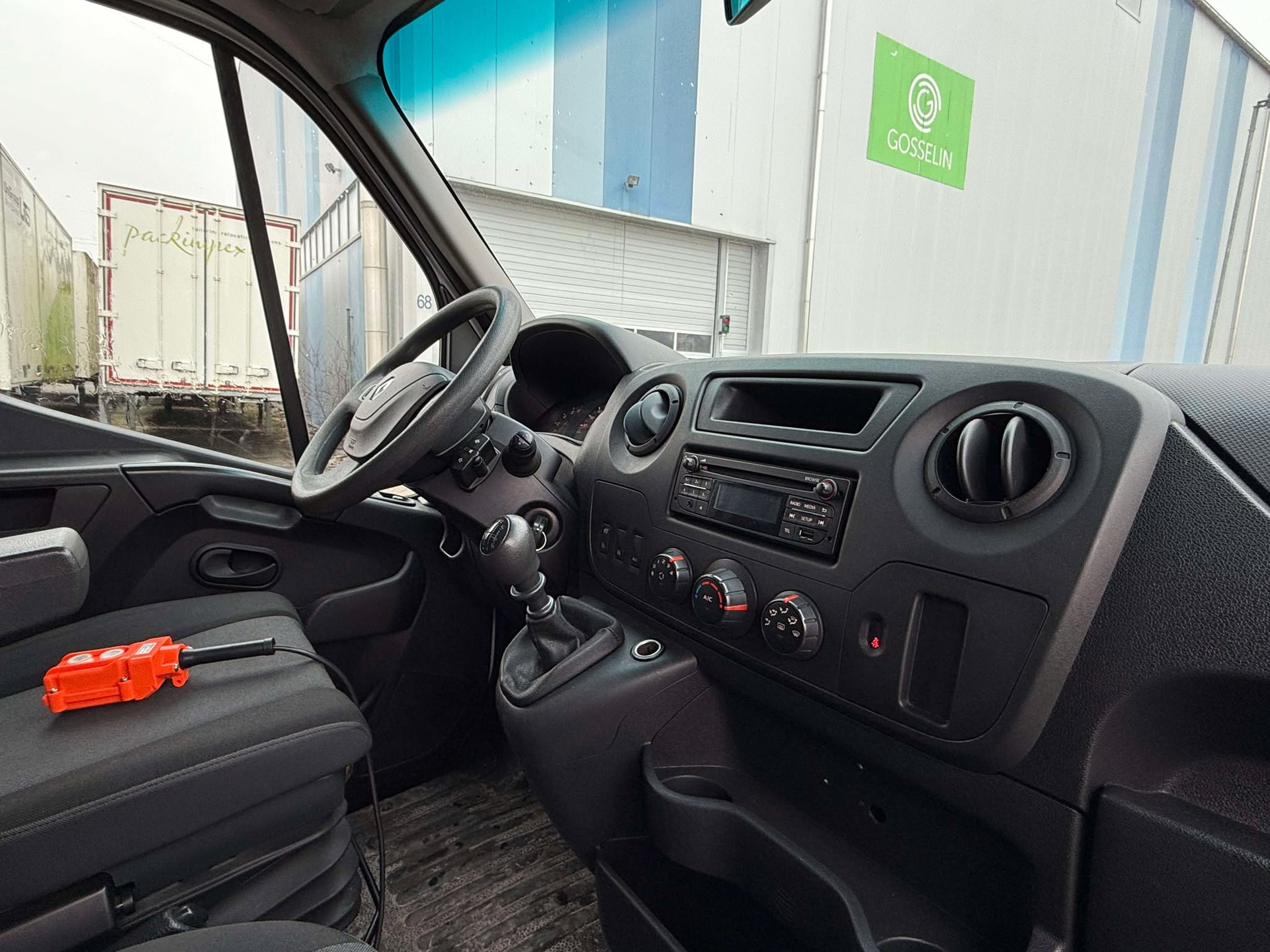 RENAULT Master T35 ENERGY 2.3dCi 165 L1H2-image-7