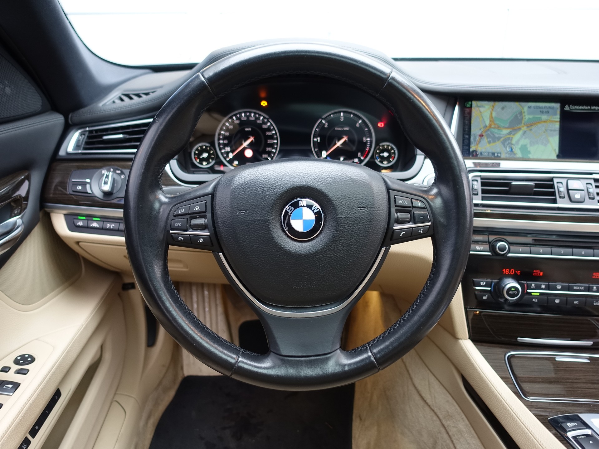 BMW 740d xDrive-image-12