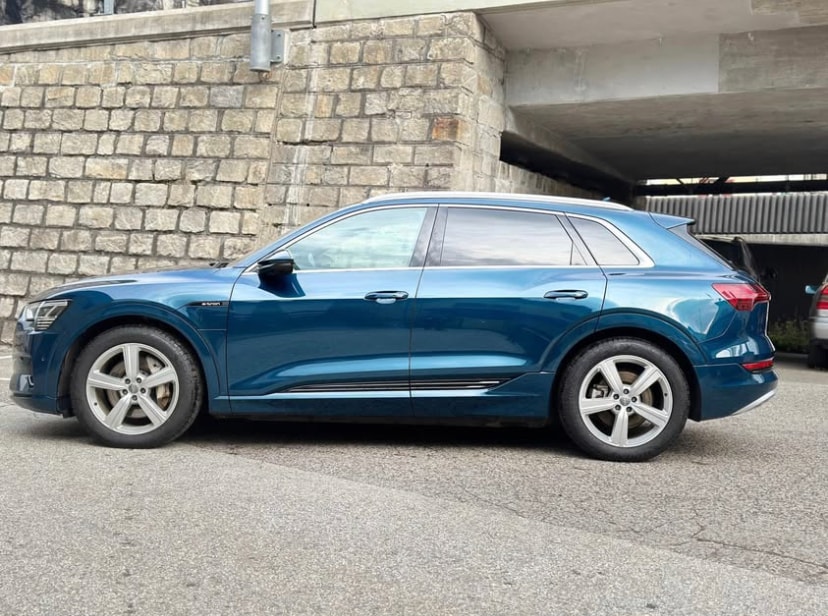 AUDI e-tron 55 quattro-image-1