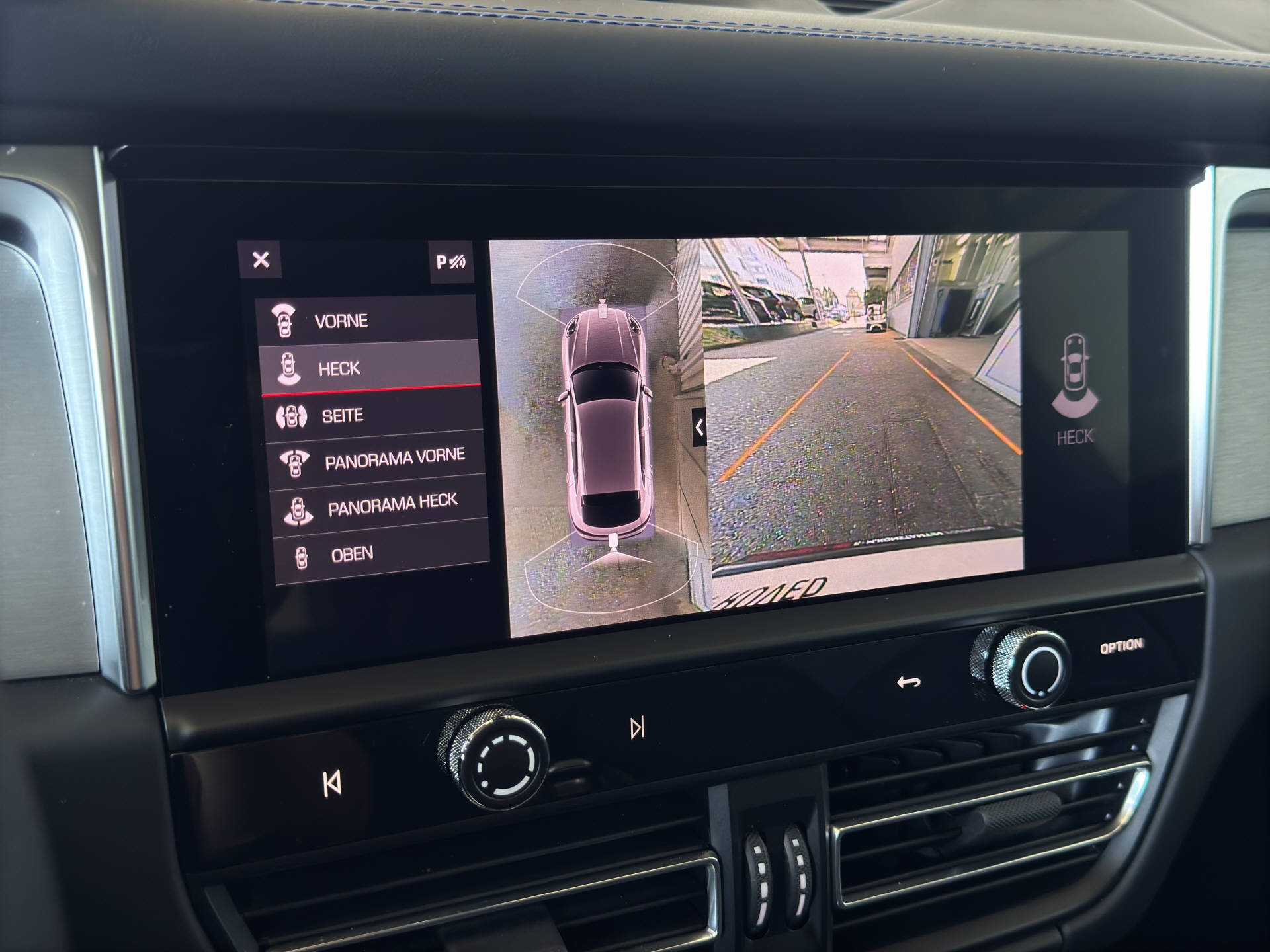 PORSCHE Macan-image-9