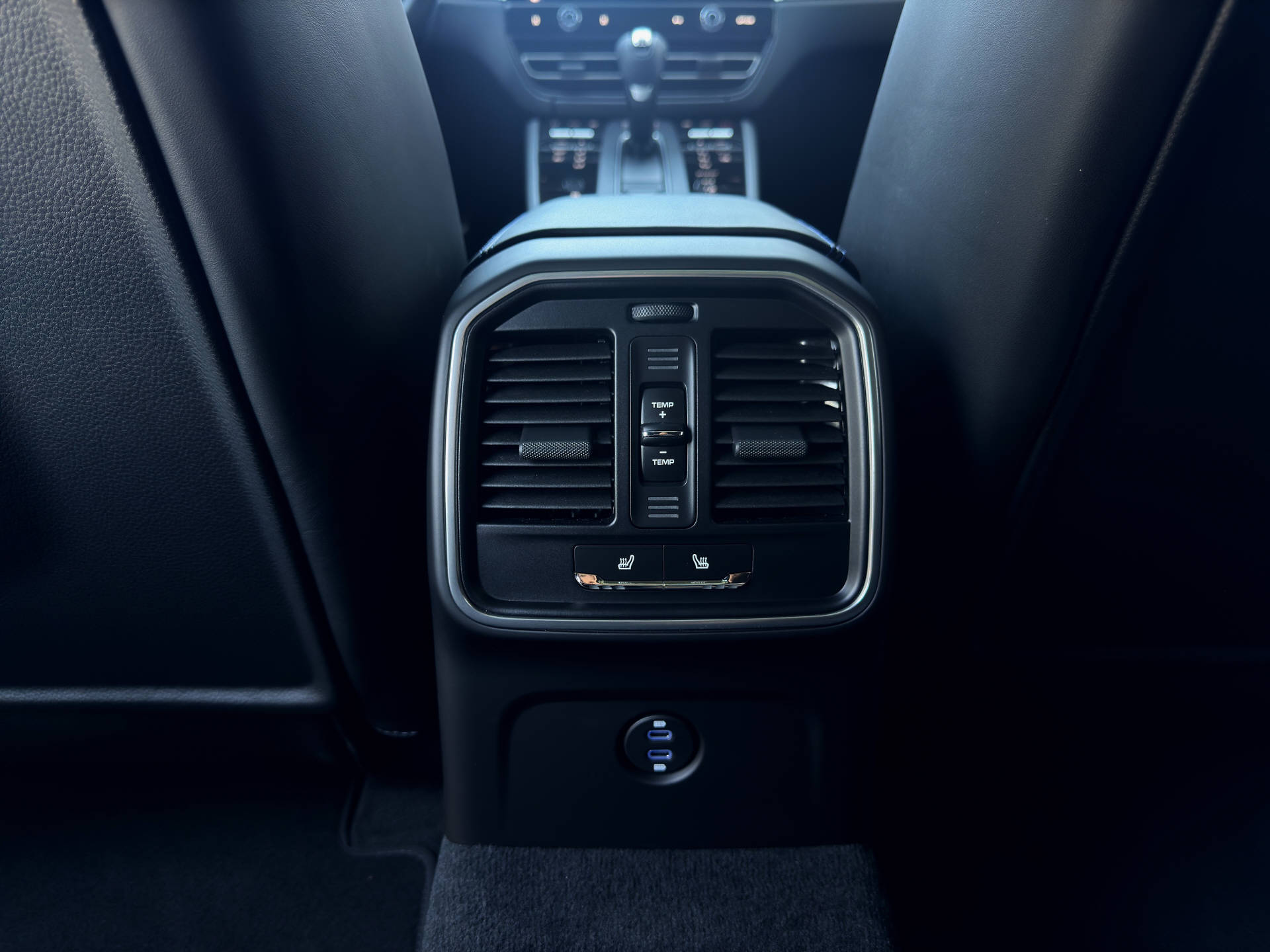 PORSCHE Macan-image-11