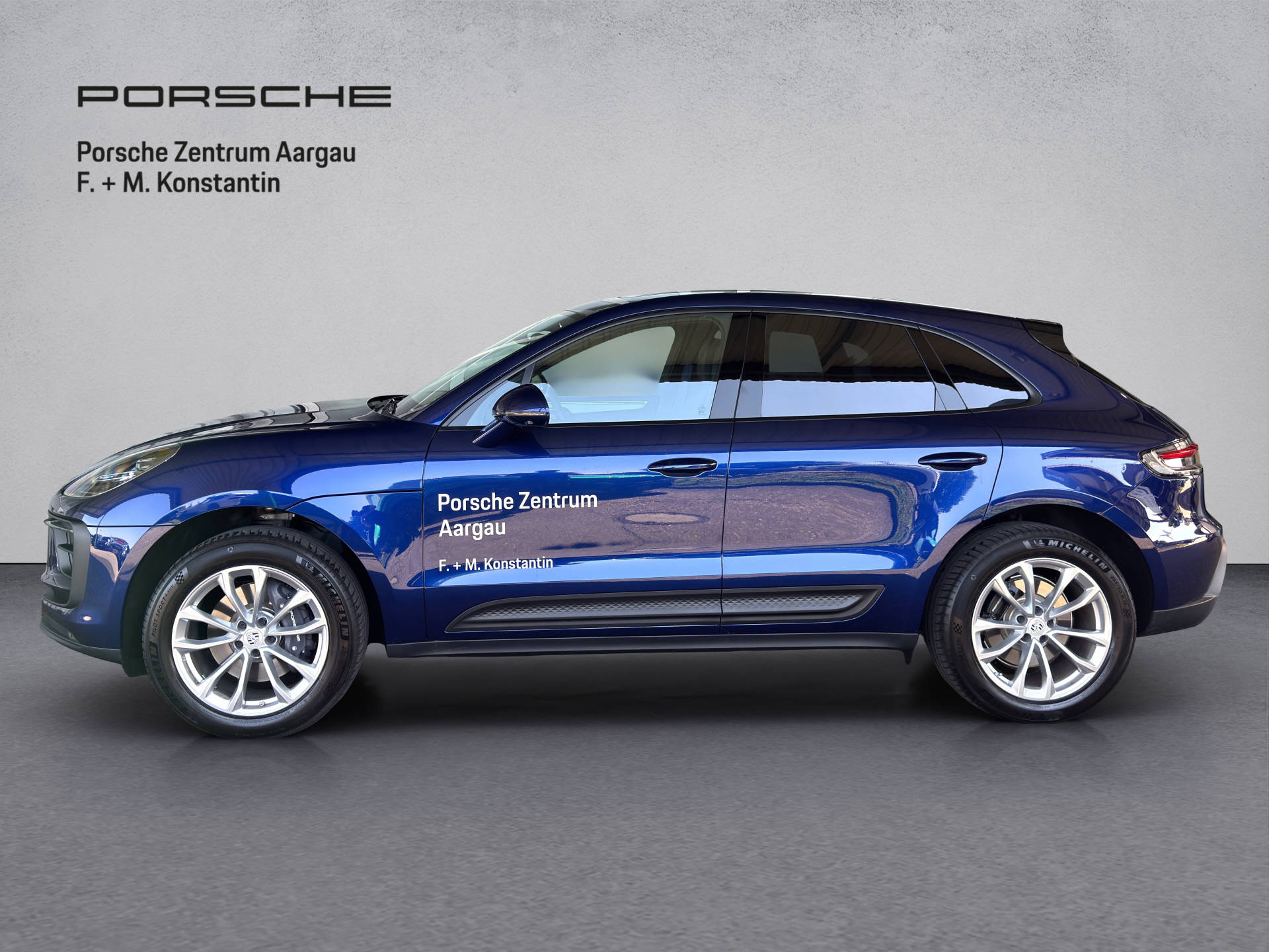 PORSCHE Macan-image-2