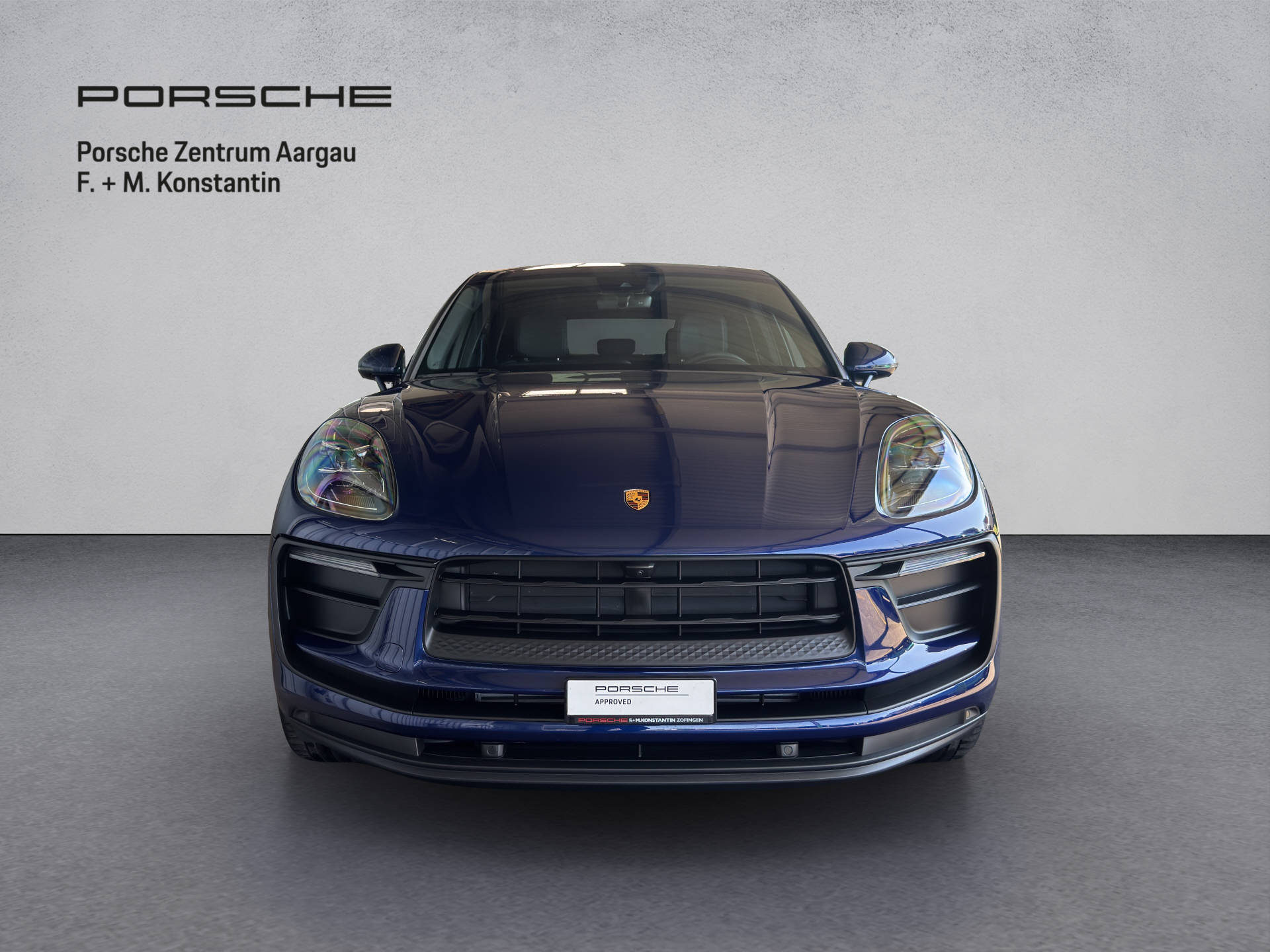 PORSCHE Macan-image-1